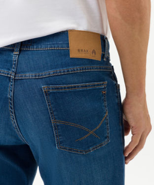 Men's fashion Jeans ➜ now at BRAX!