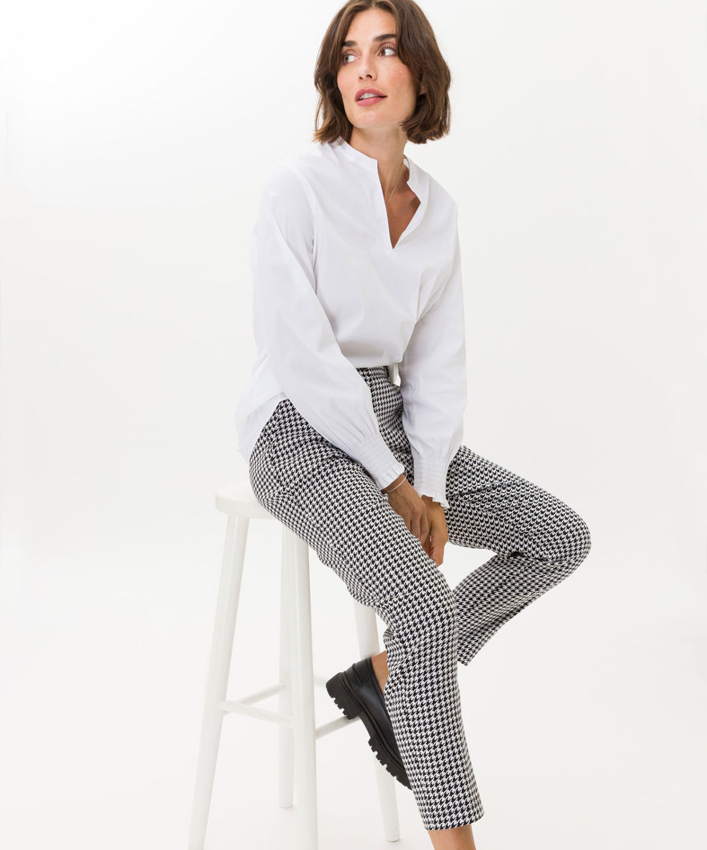 Women Pants Style MARON S offwhite REGULAR | Kurze Hosen