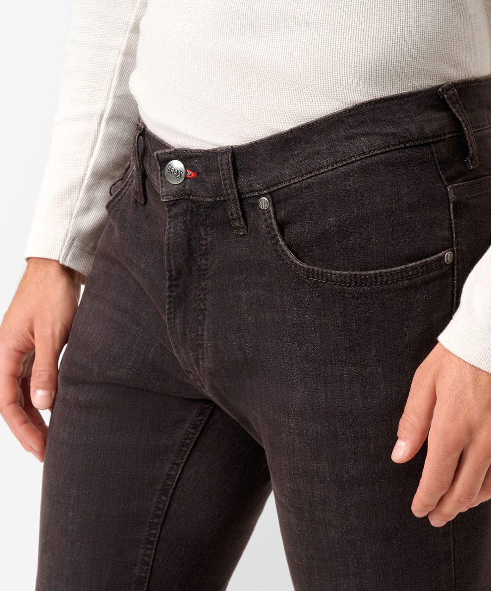Men Jeans Style CHUCK coffee MODERN ➜ at BRAX!