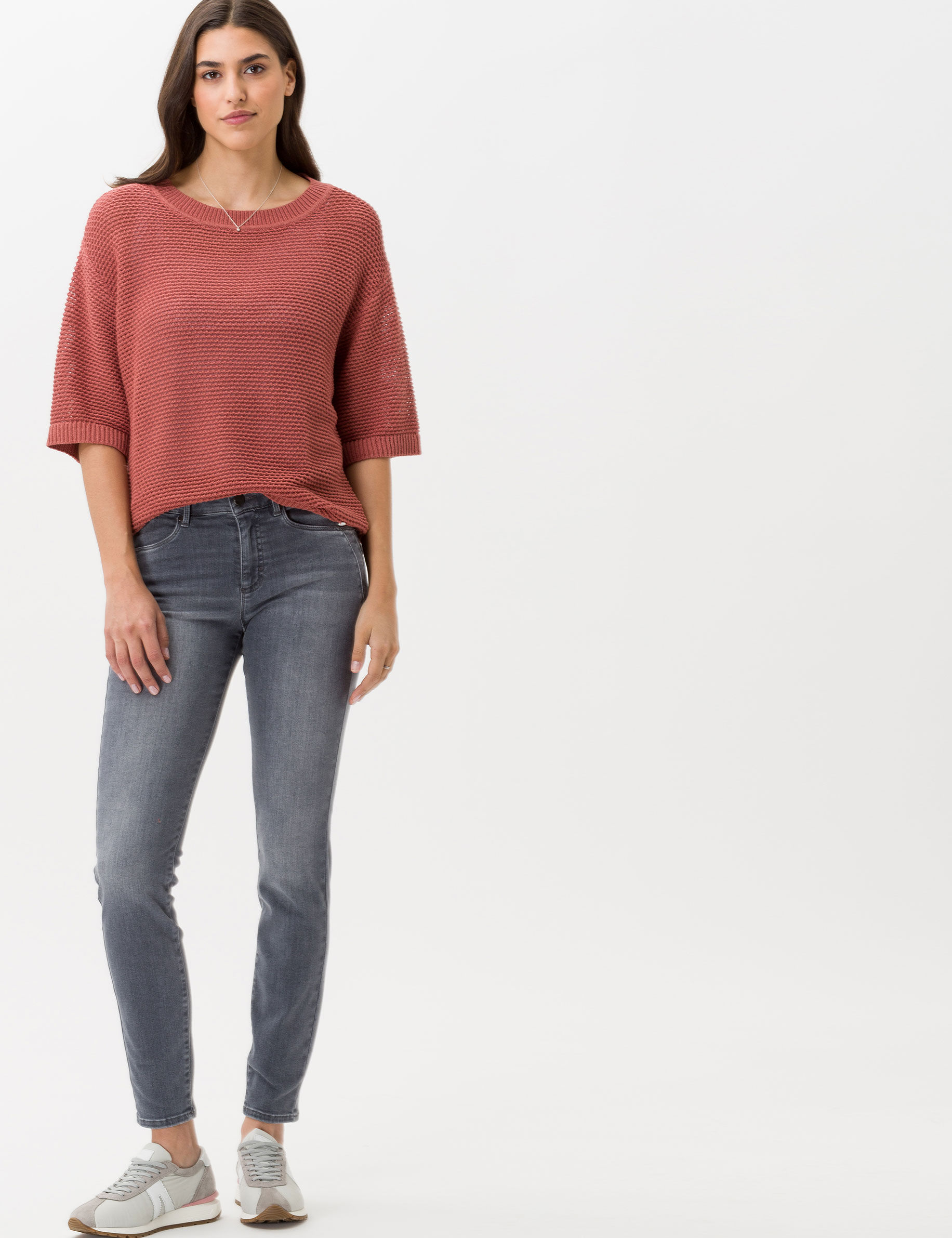 Women Style ANA USED GREY Skinny Fit Model Outfit