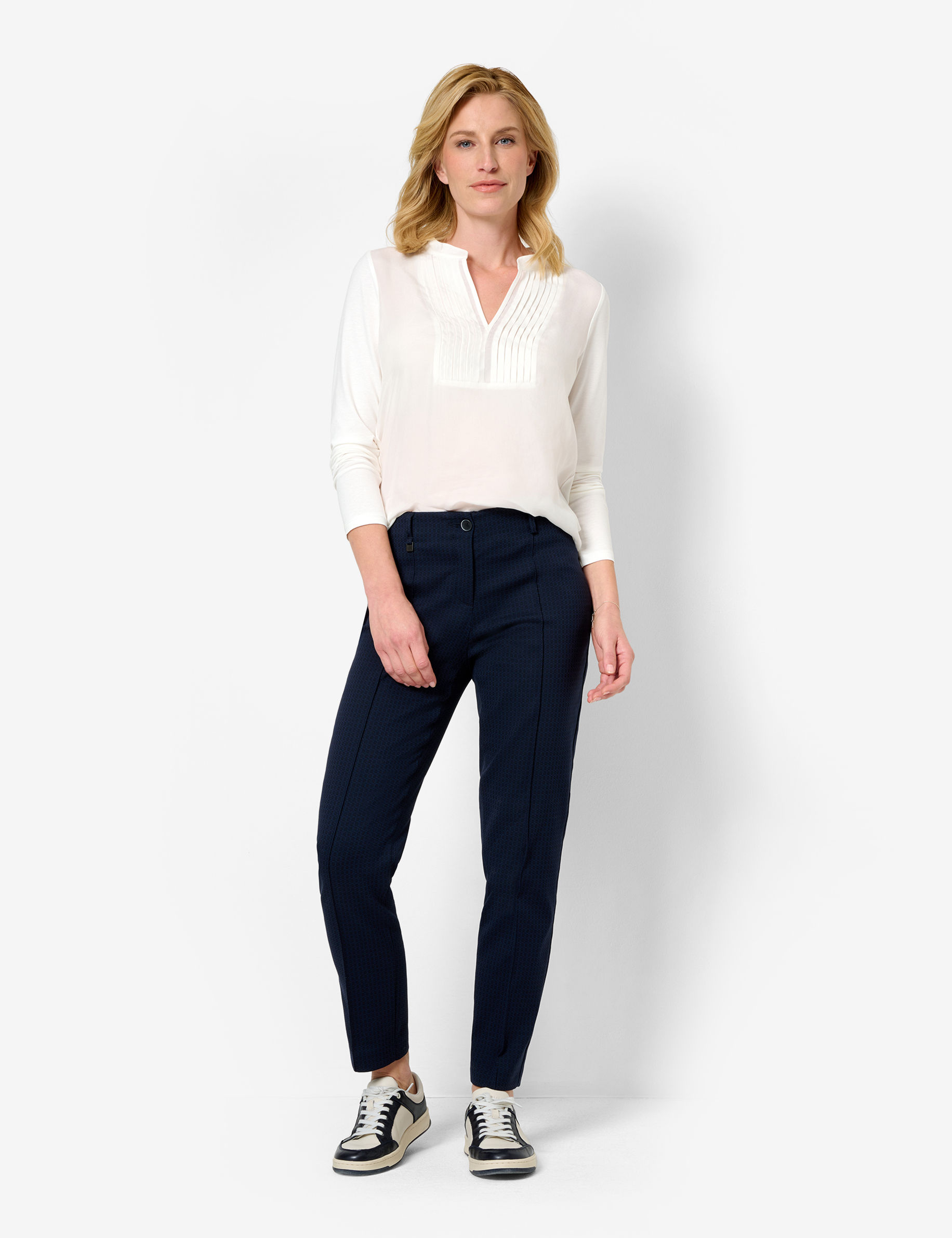 Women Style MARON S NAVY Regular Fit Model Outfit