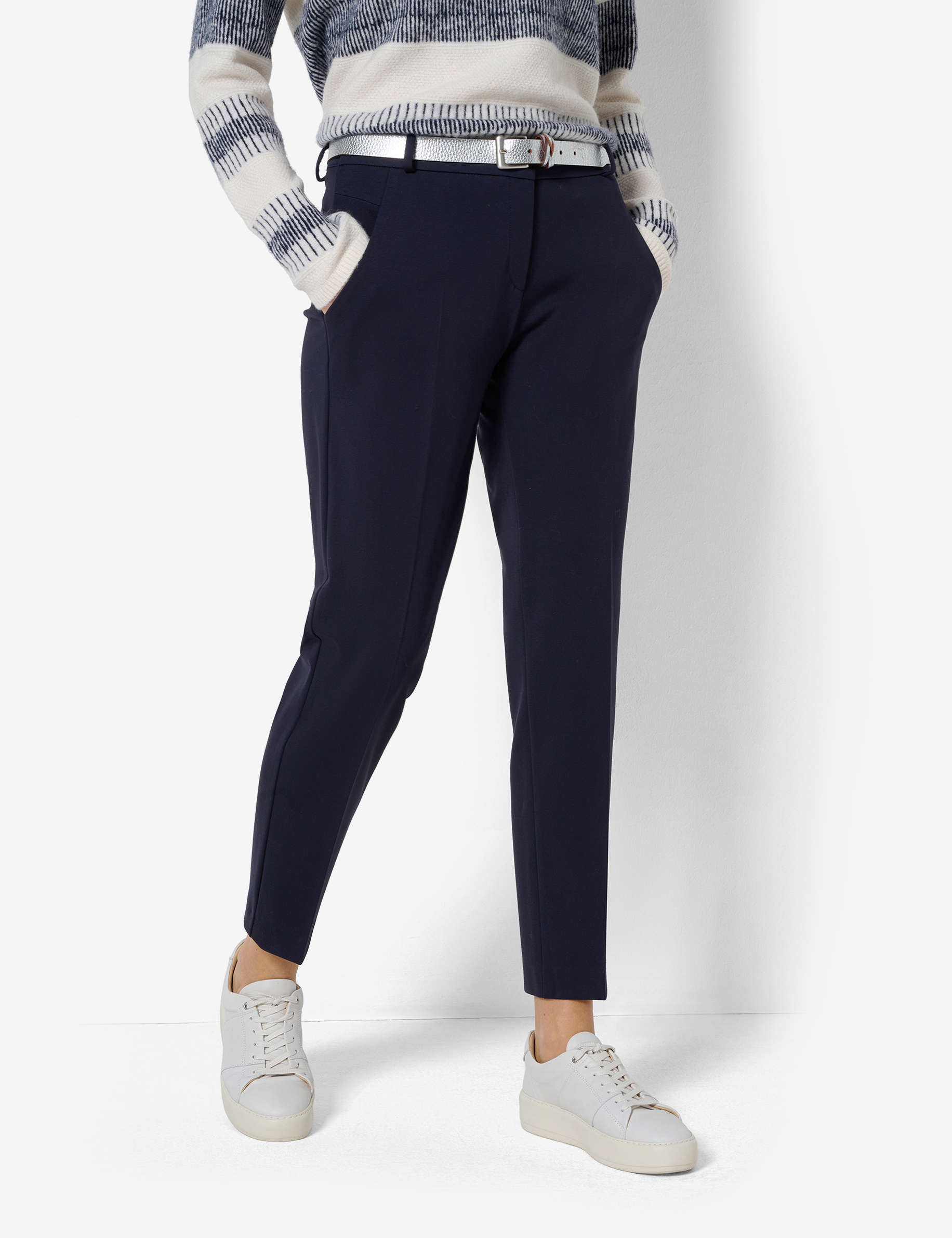 Women Style MARON S NAVY Regular Fit Model Front