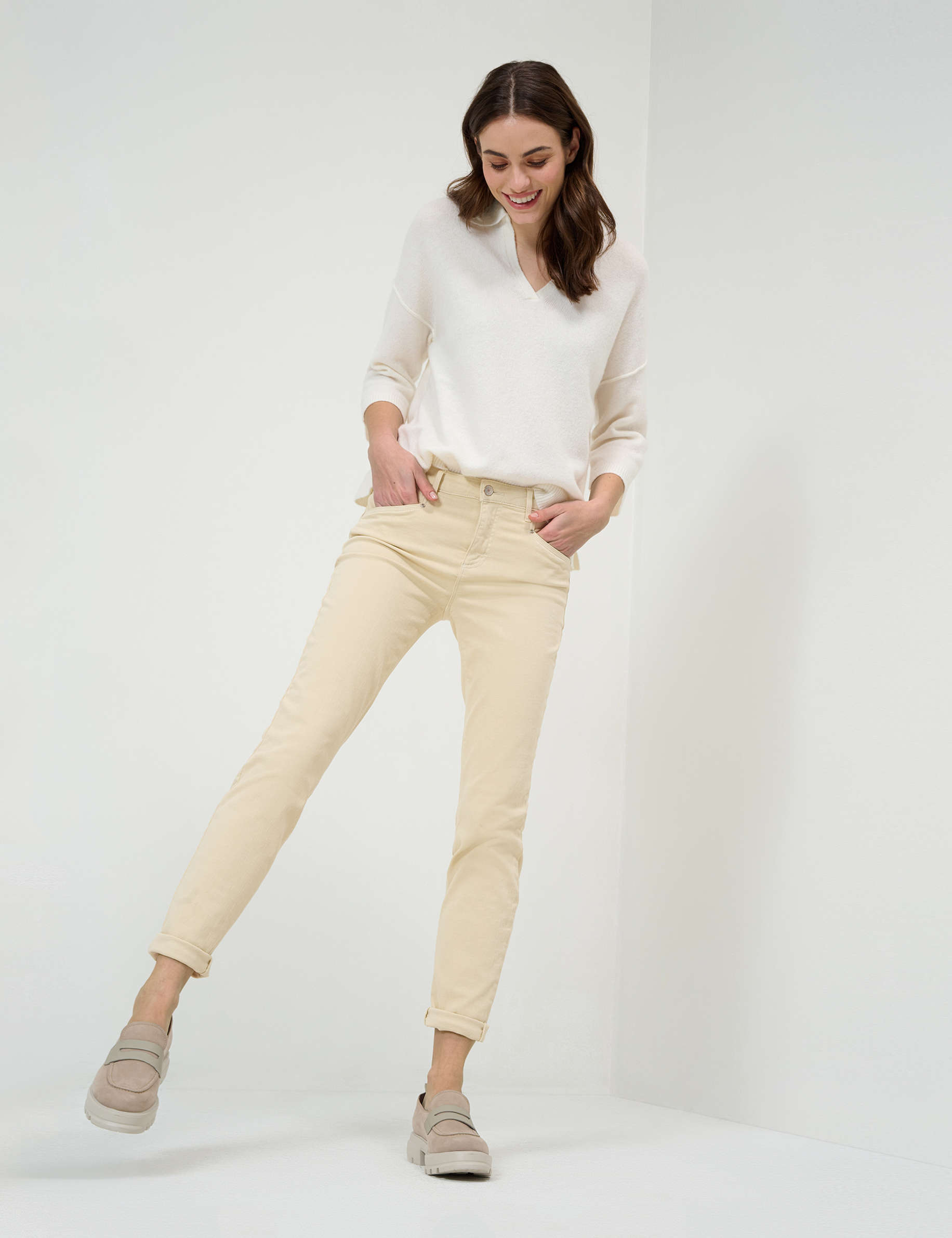 Women Style SHAKIRA IVORY Slim Fit Model Outfit