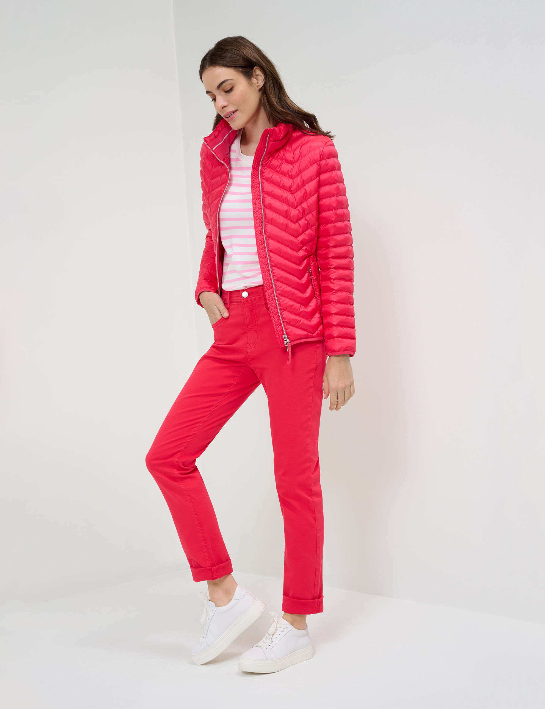 Women Style CAROLA MAGENTA Feminine Fit Model Outfit