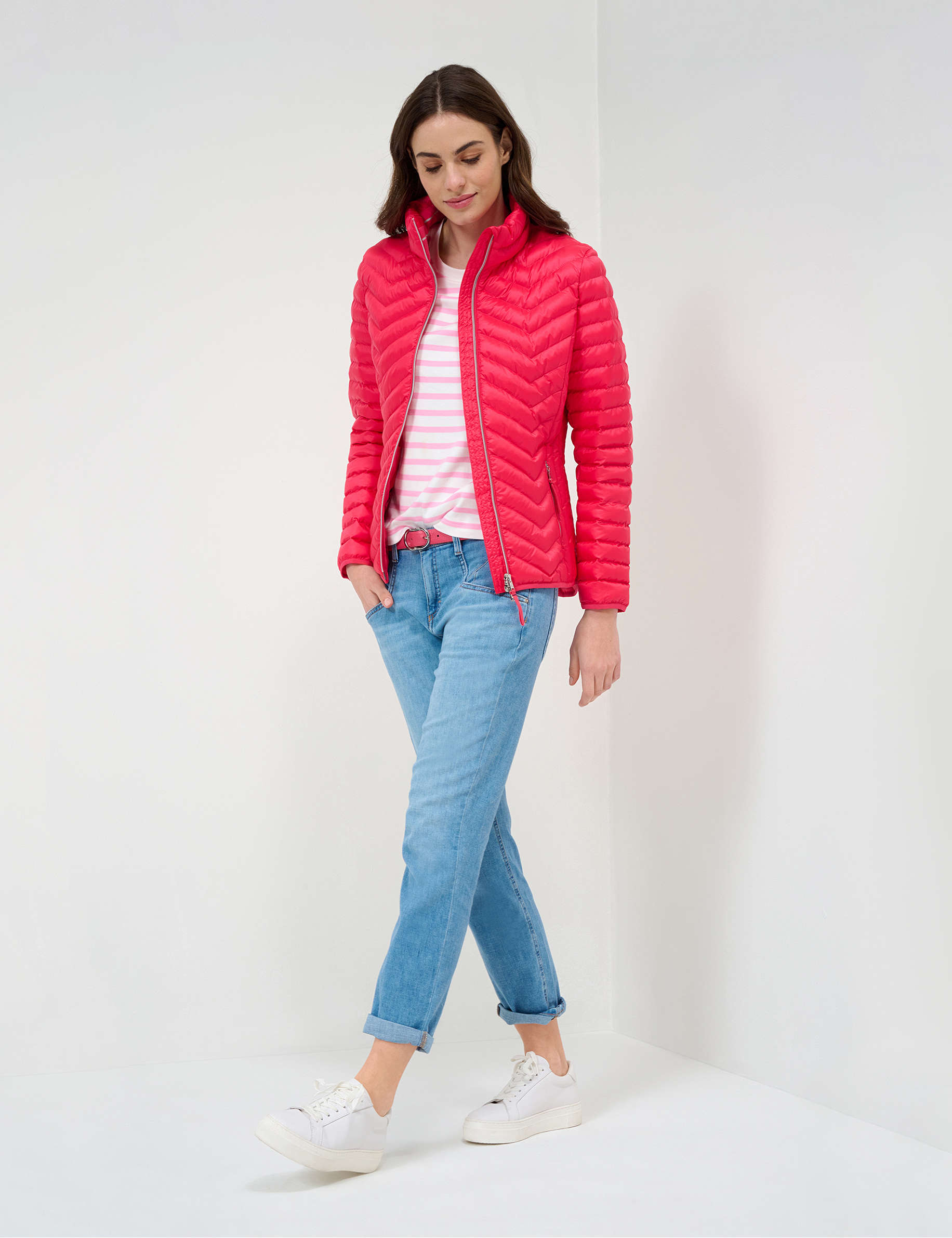 Women Style CIRA rosa  Model Outfit