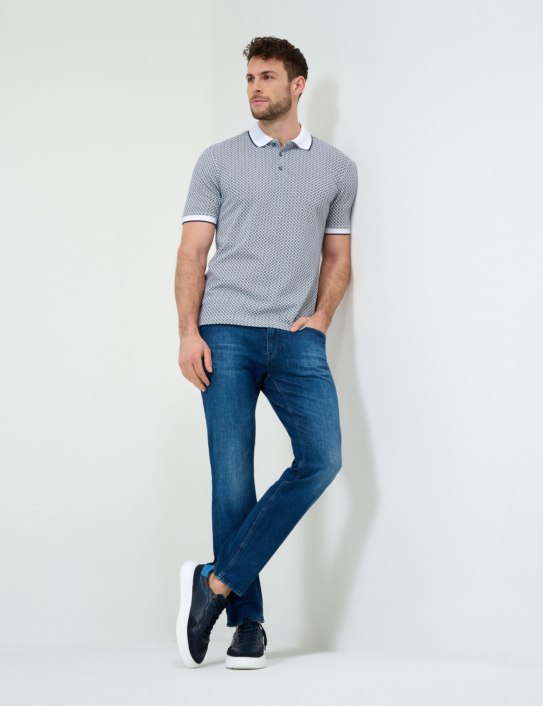 Men Style PERRY white  Model Outfit