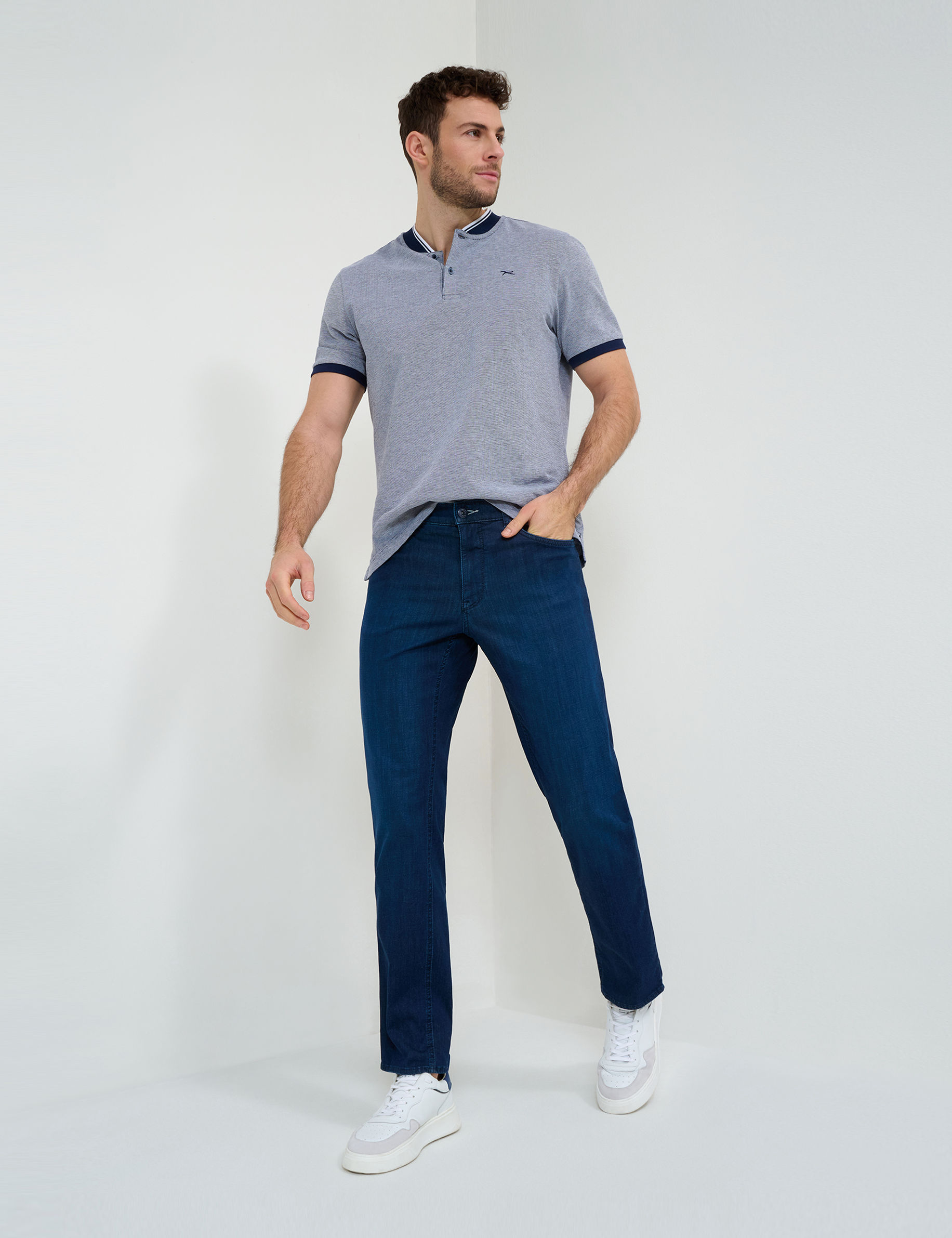 Men Style COOPER DARK BLUE USED Regular Fit Model Outfit