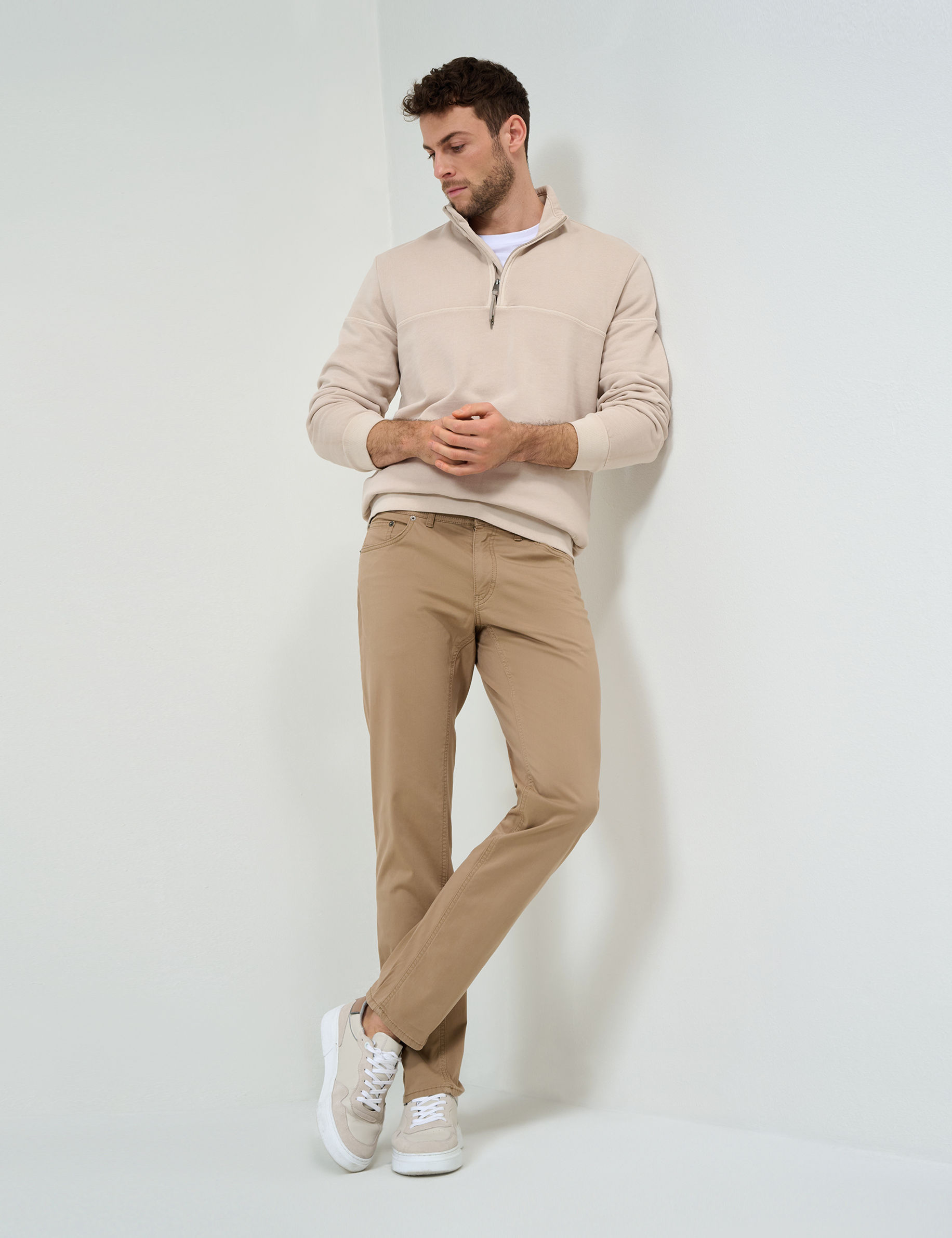 Men Style COOPER SEPIA Regular Fit Model Outfit