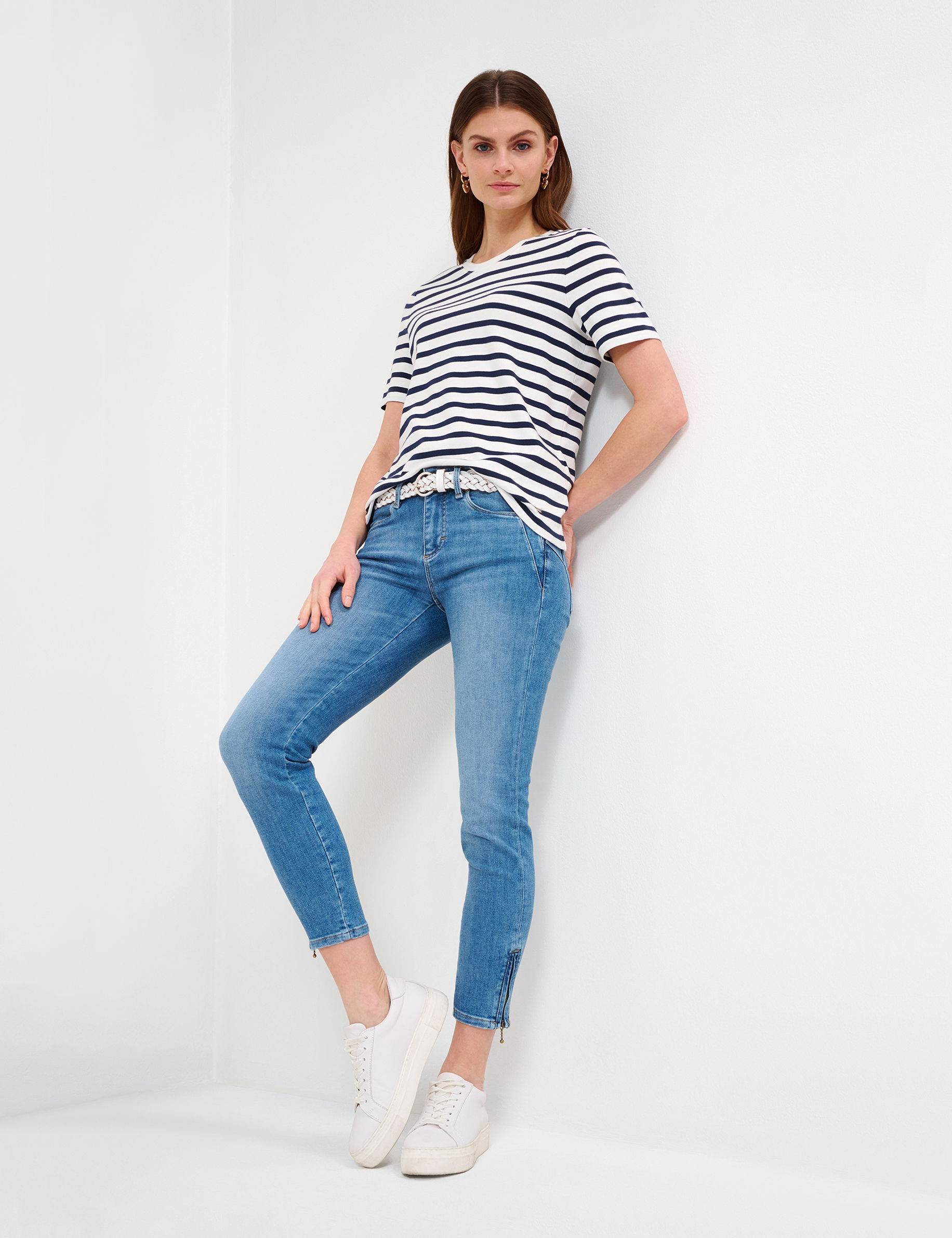 Women Style ANA S USED SUMMER BLUE Skinny Fit Model Outfit