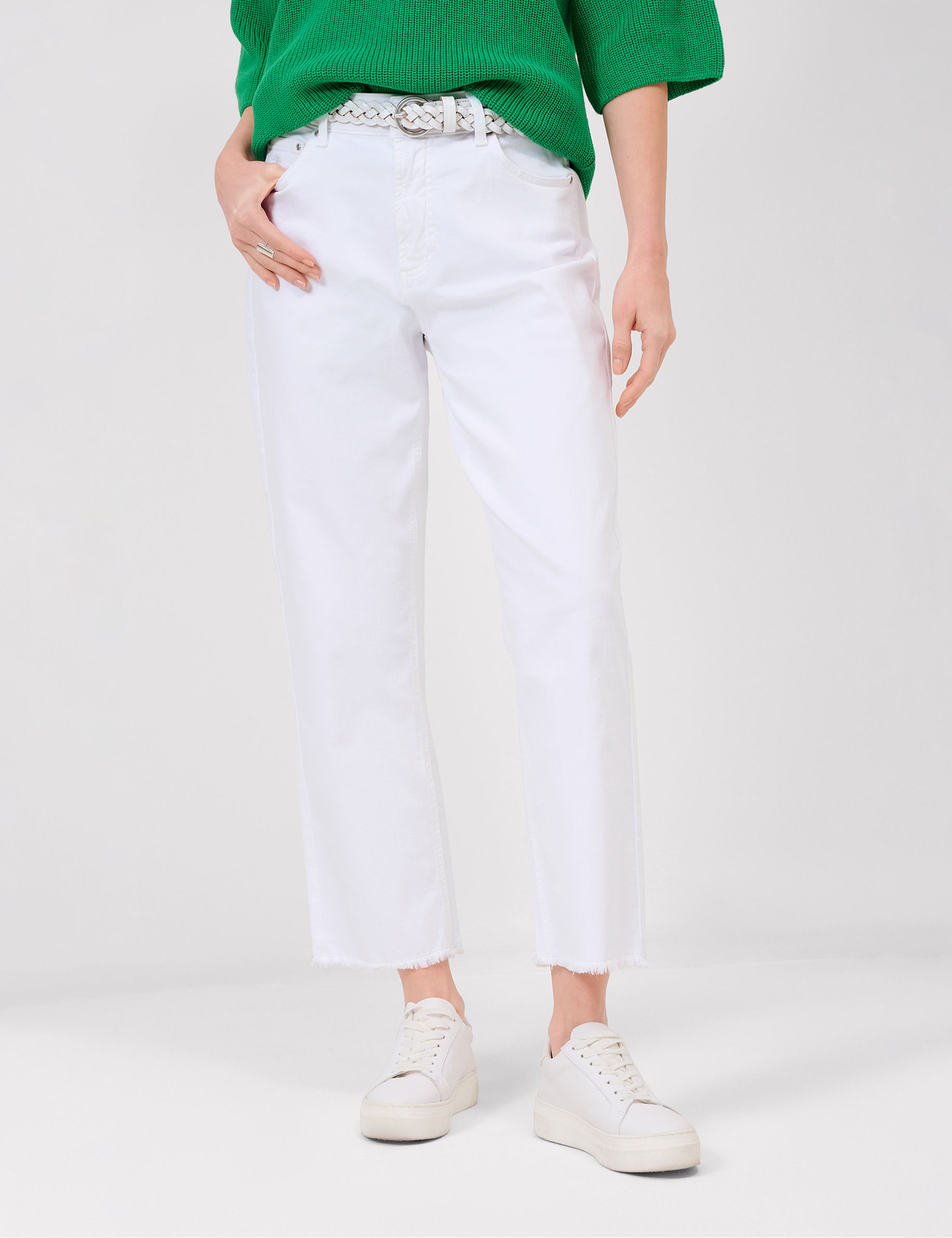 Women Style MADISON S WHITE Straight Fit Model Front