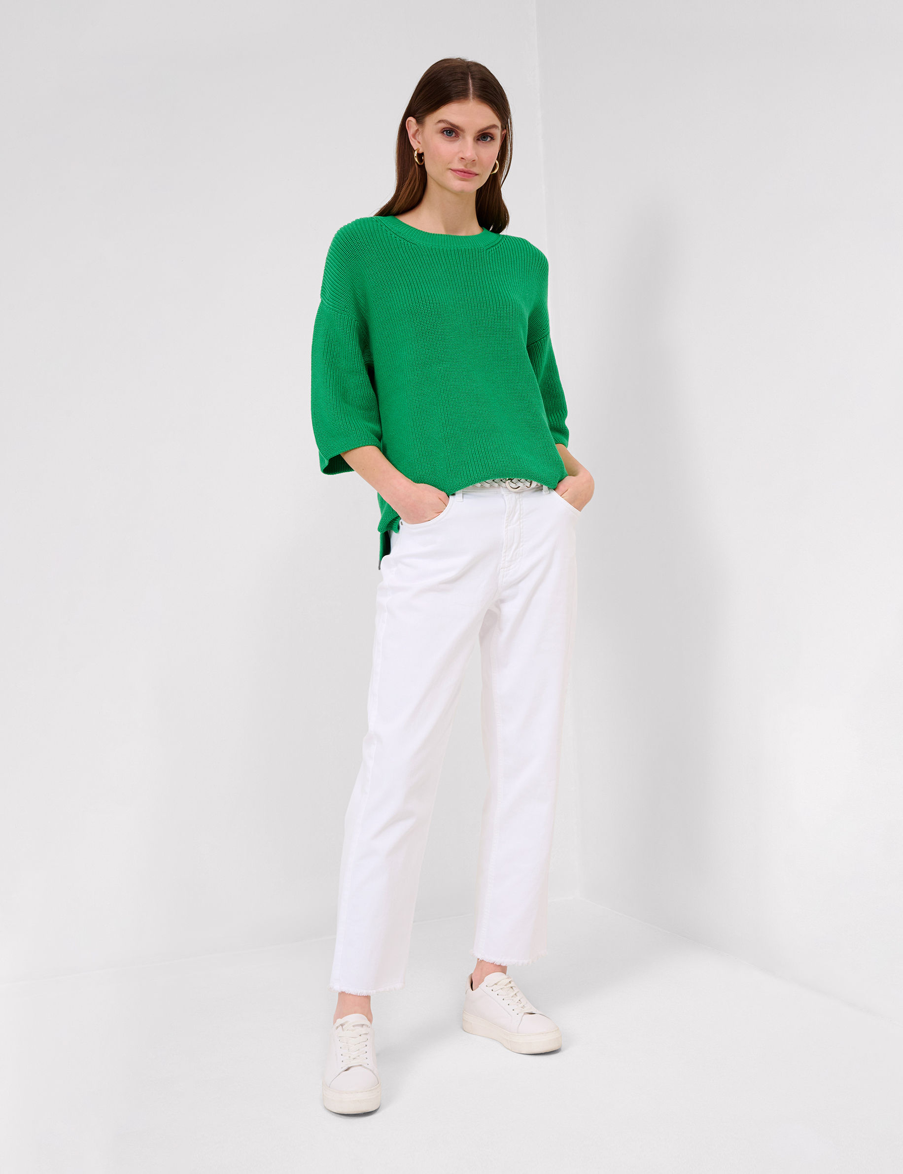 Women Style MADISON S WHITE Straight Fit Model Outfit