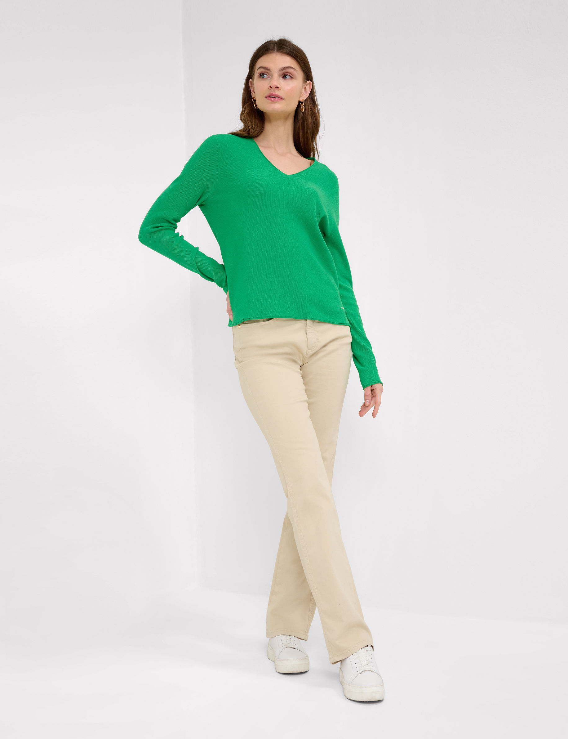 Women Style LESLEY apple green  Model Outfit