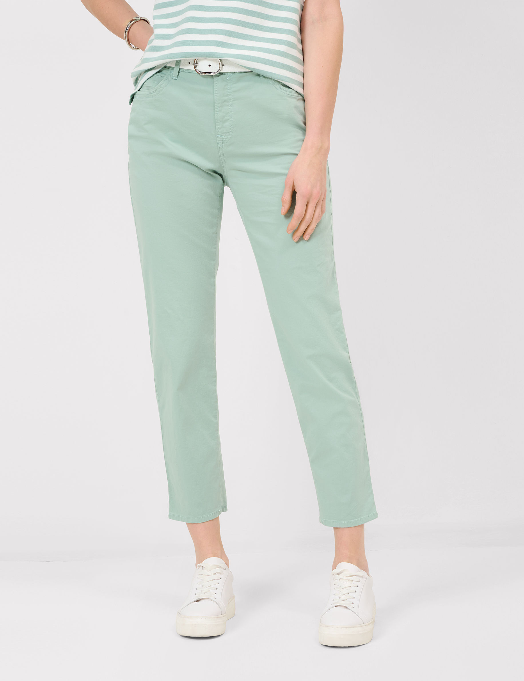 Women Style CAROLA S MINT Feminine Fit Model Front