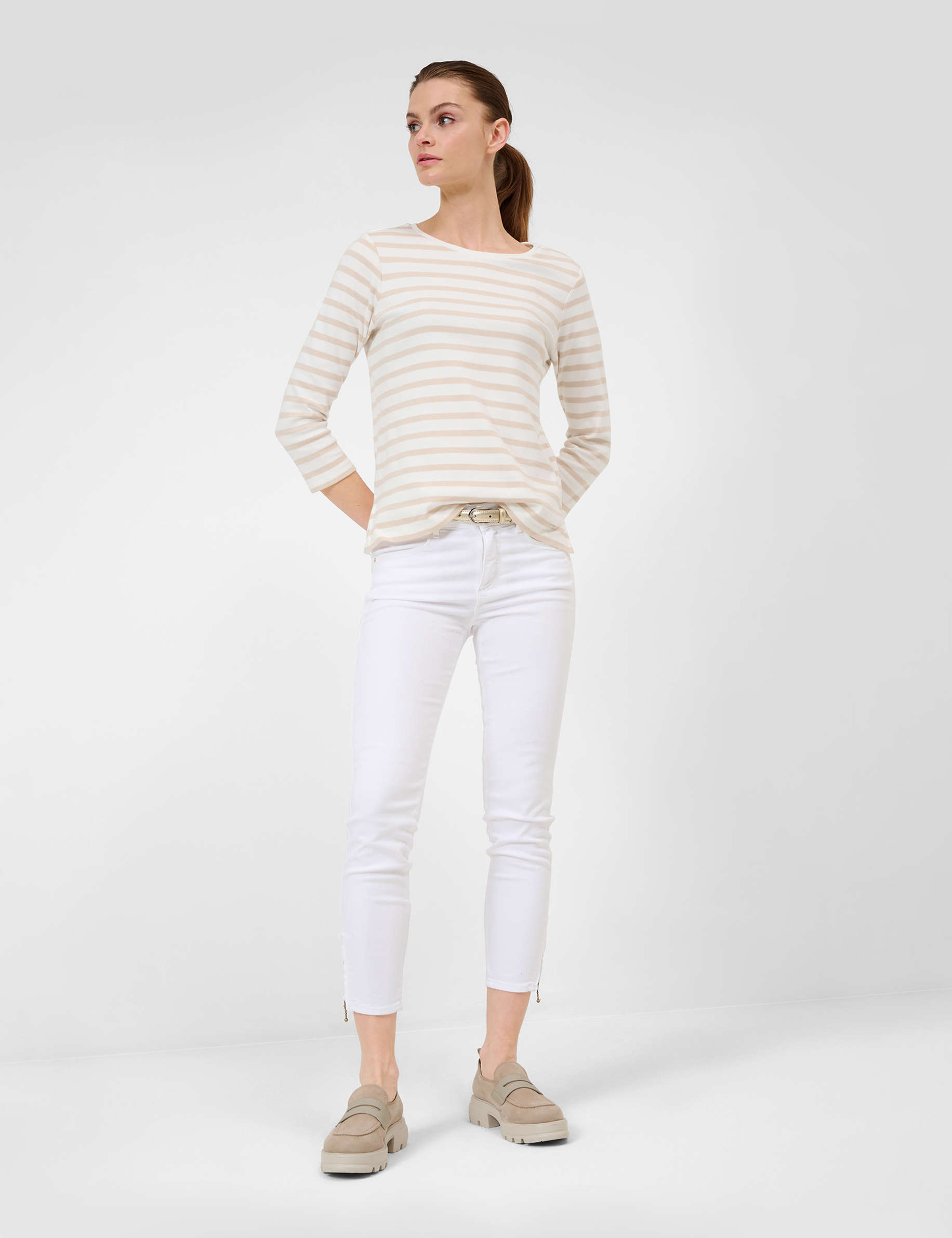 Women Style ANA S WHITE Skinny Fit Model Outfit