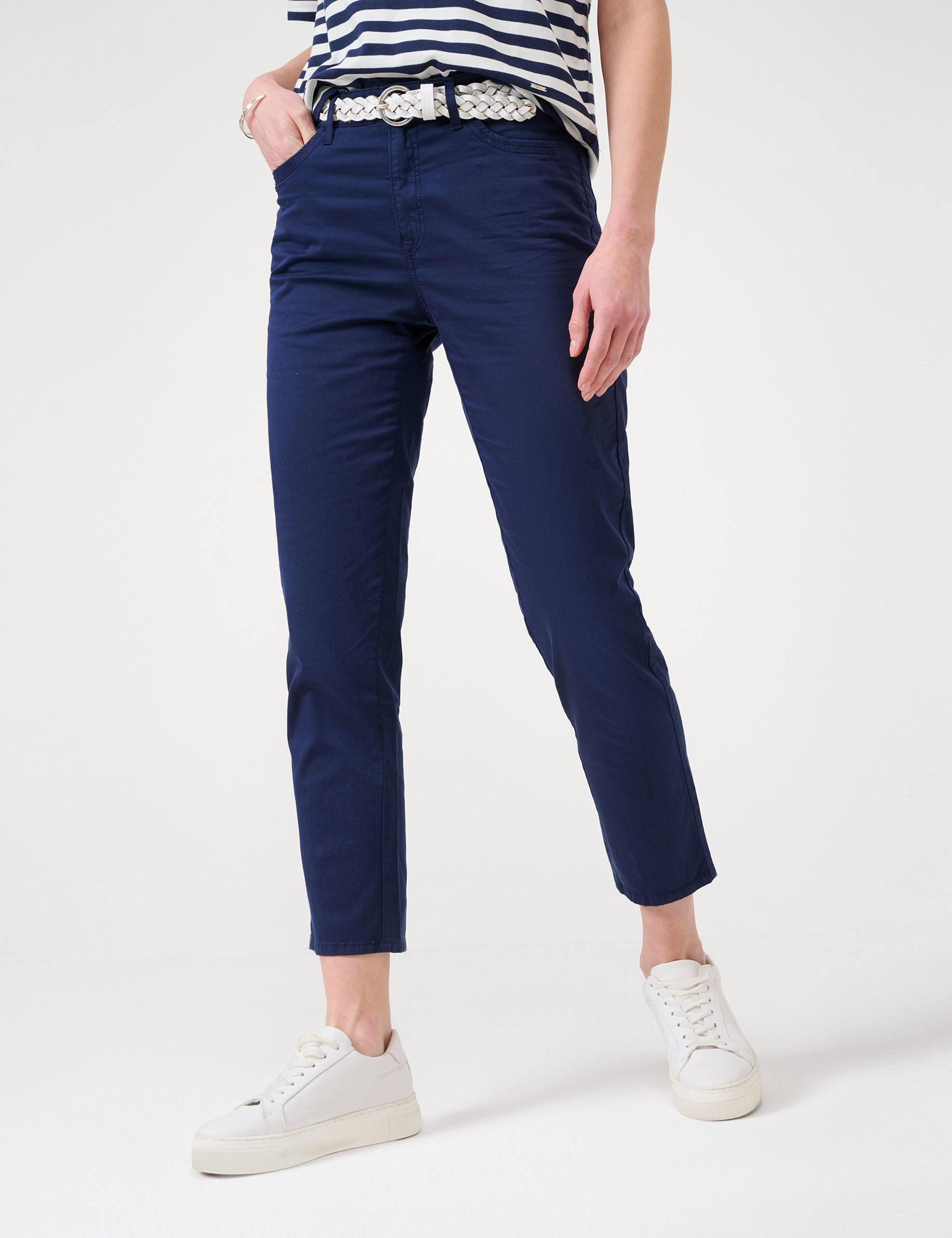 Women Style MARY S NAVY Regular Fit Model Front