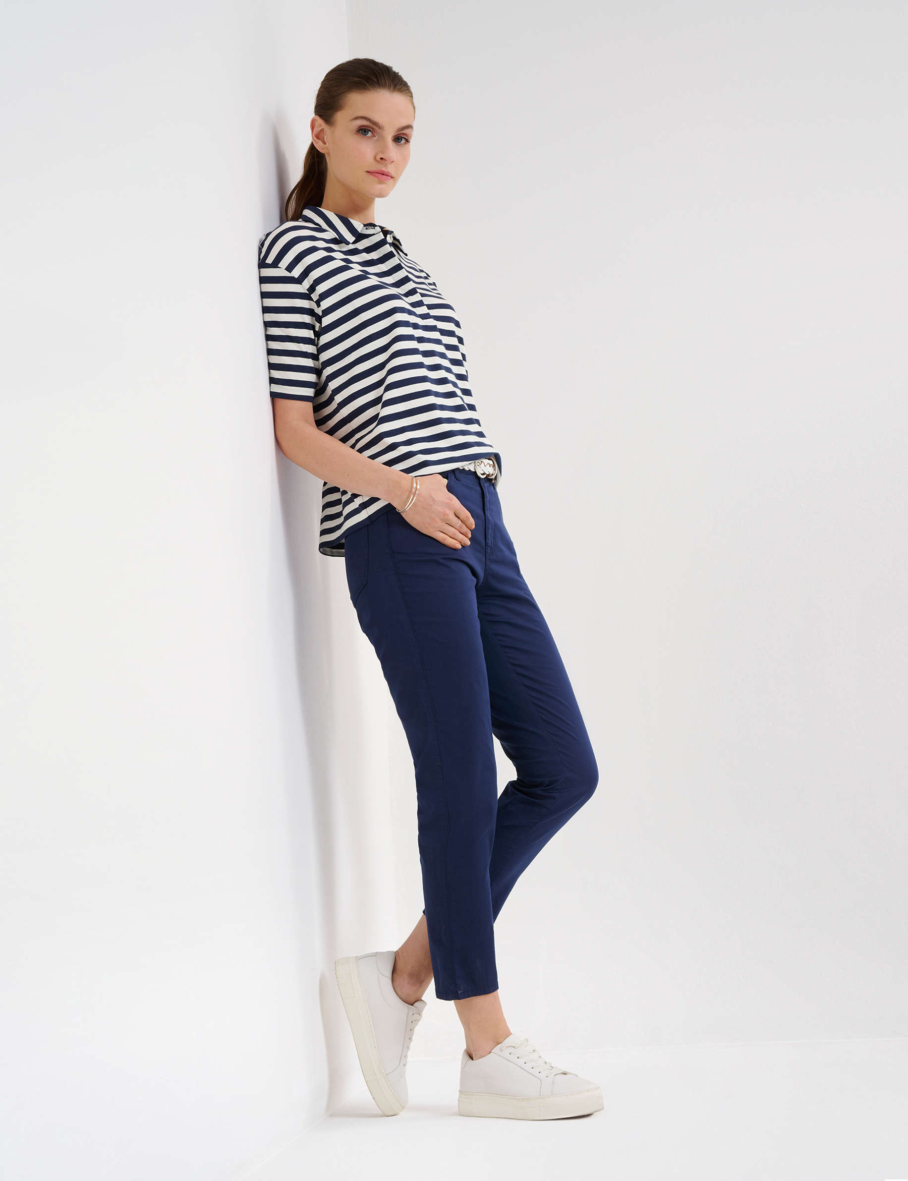 Women Style MARY S NAVY Regular Fit Model Outfit