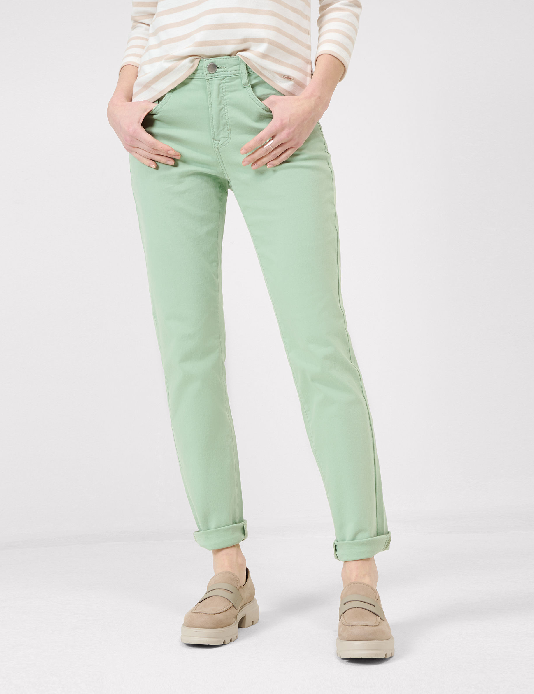 Women Style CAROLA MINT Feminine Fit Model Front