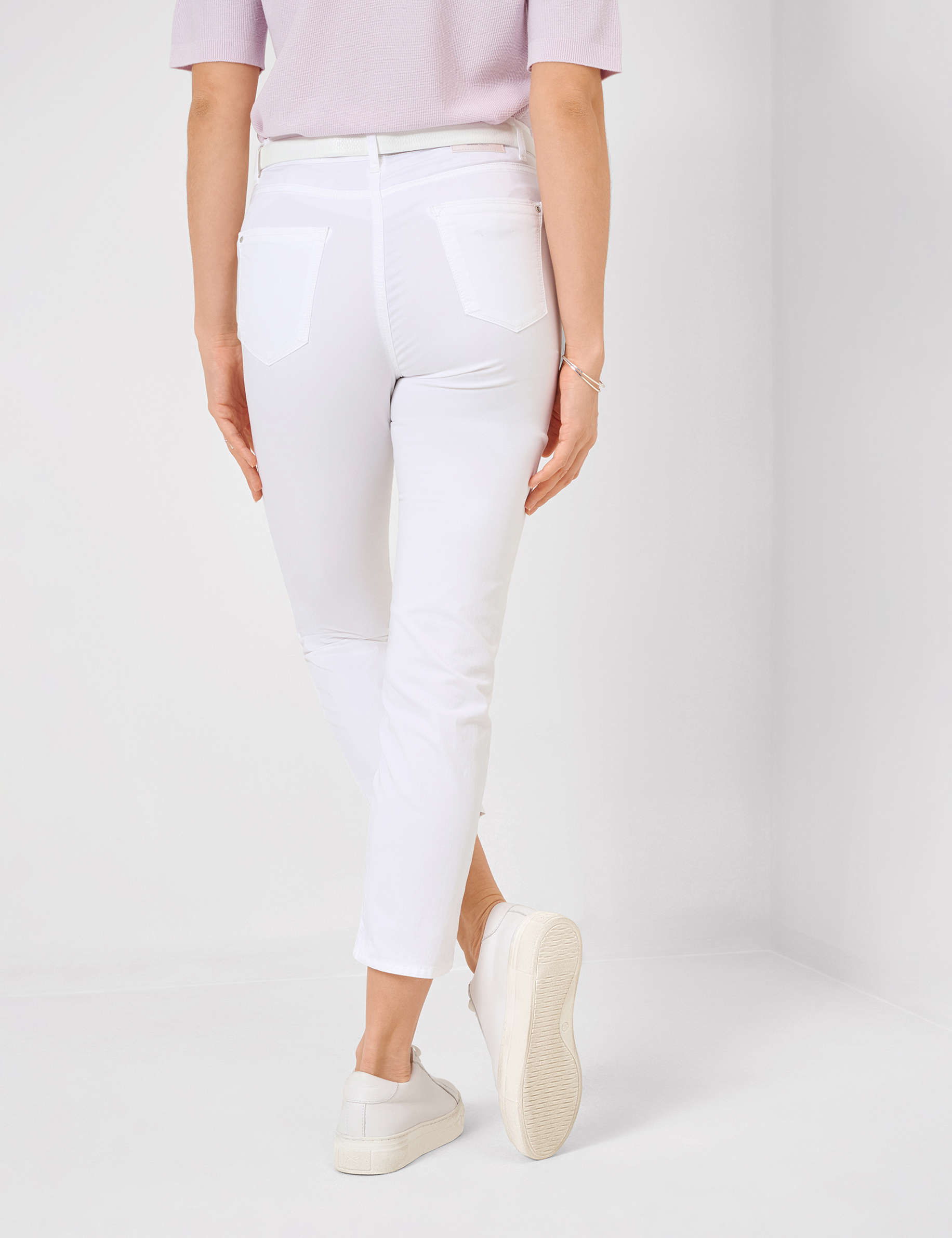 Women Style CAROLA S WHITE Feminine Fit Model back