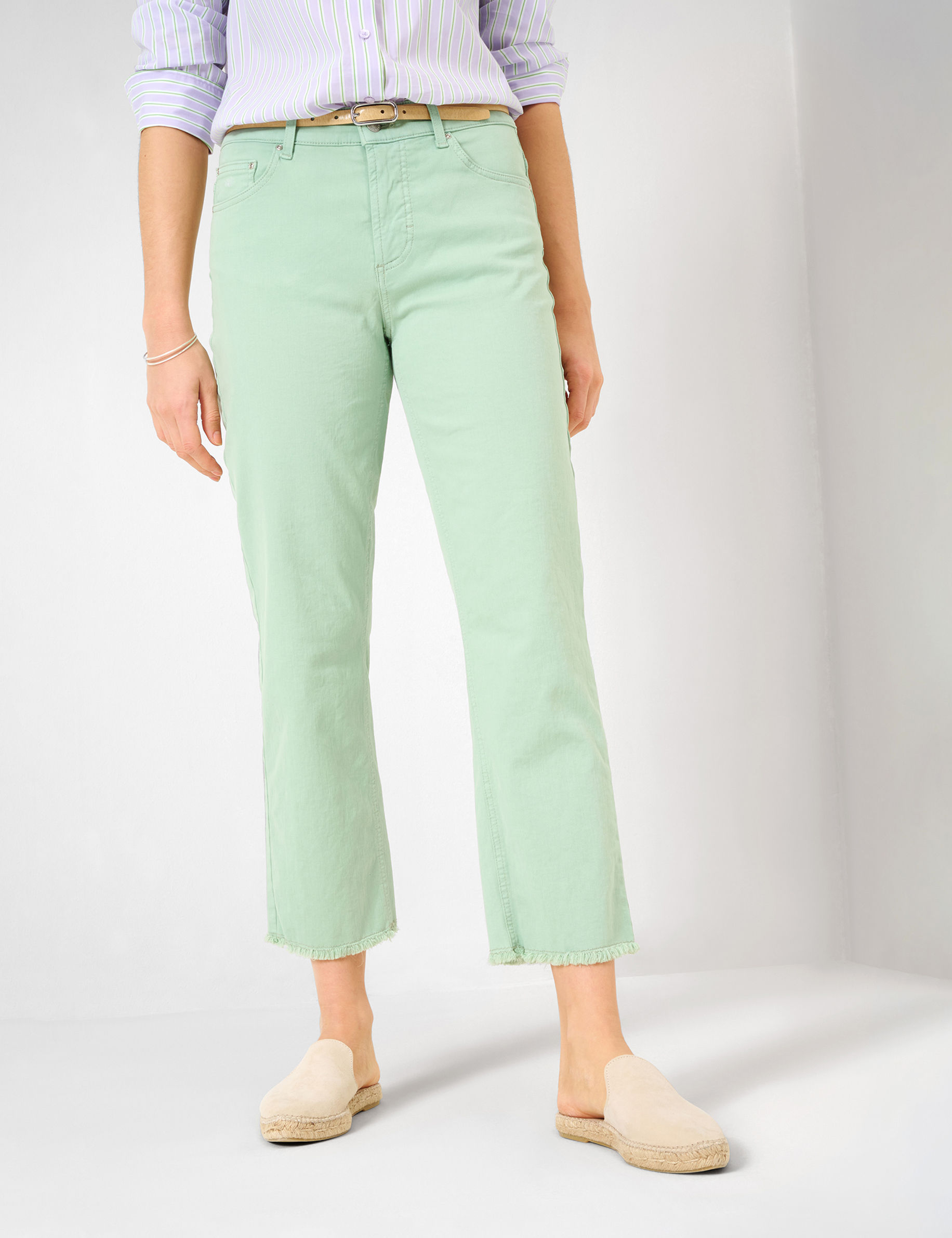 Women Style MADISON S MINT Straight Fit Model Front