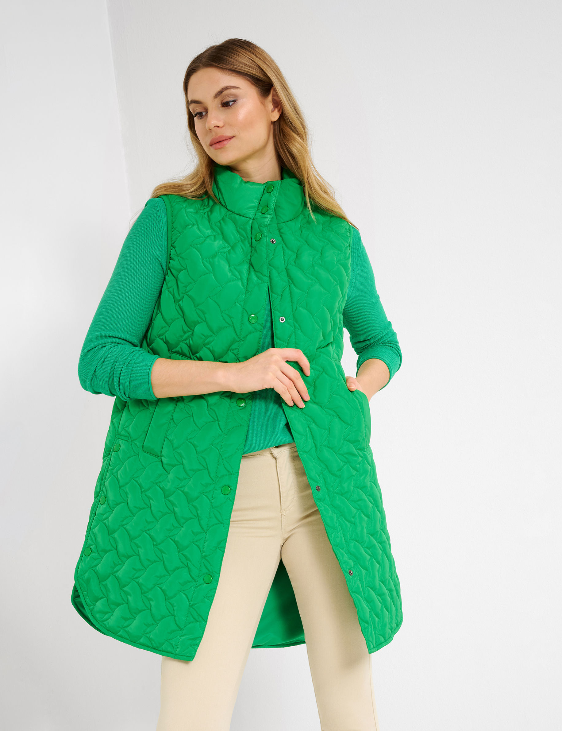 Women Style BERLIN apple green  Model Front