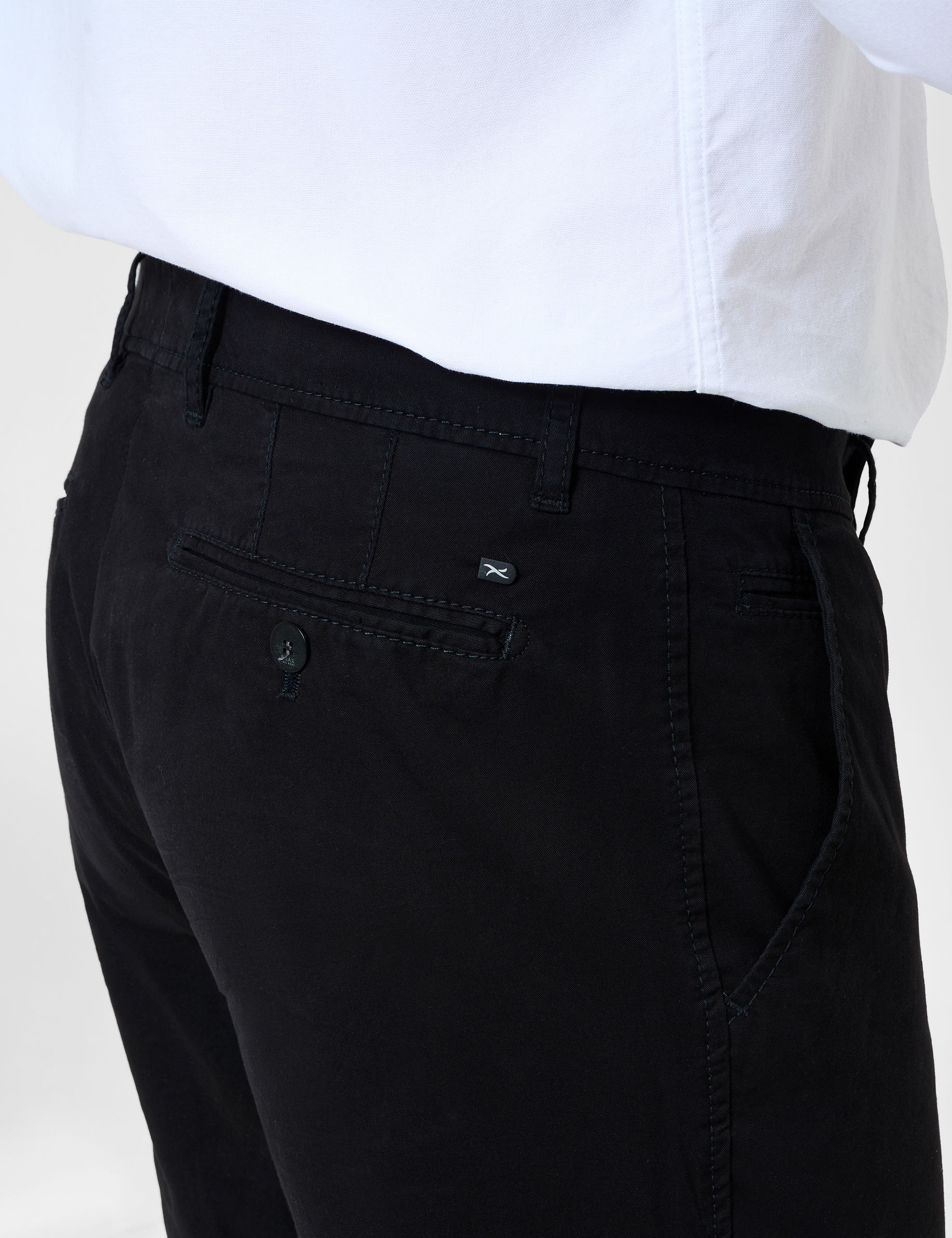 Men Style EVANS BLACK Regular Fit Detail 2