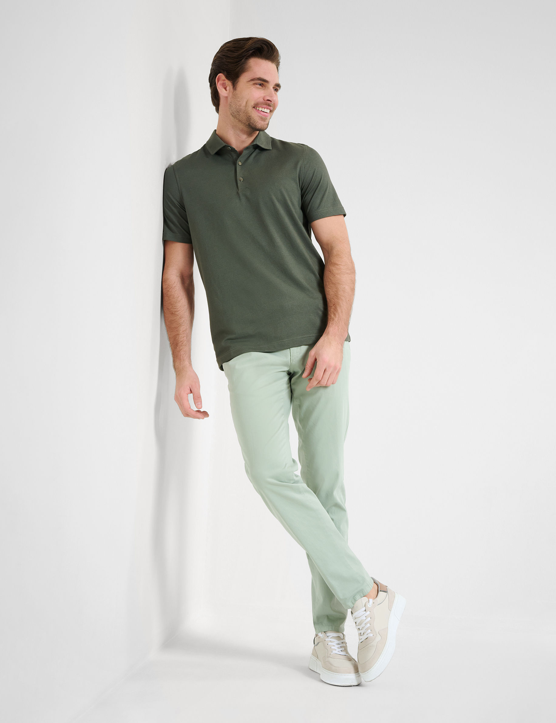 Men Style PEPE pale olive  Model Outfit