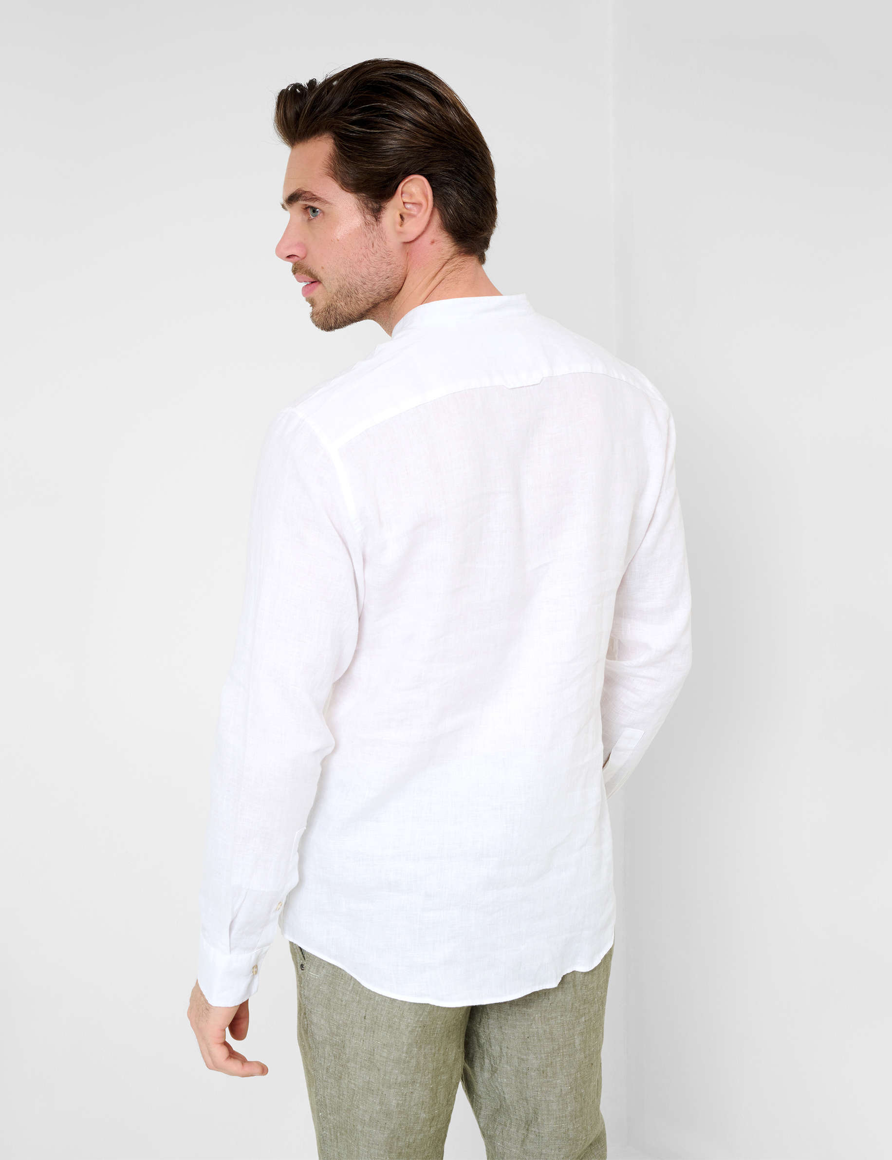 Men Style LARS white  Model back