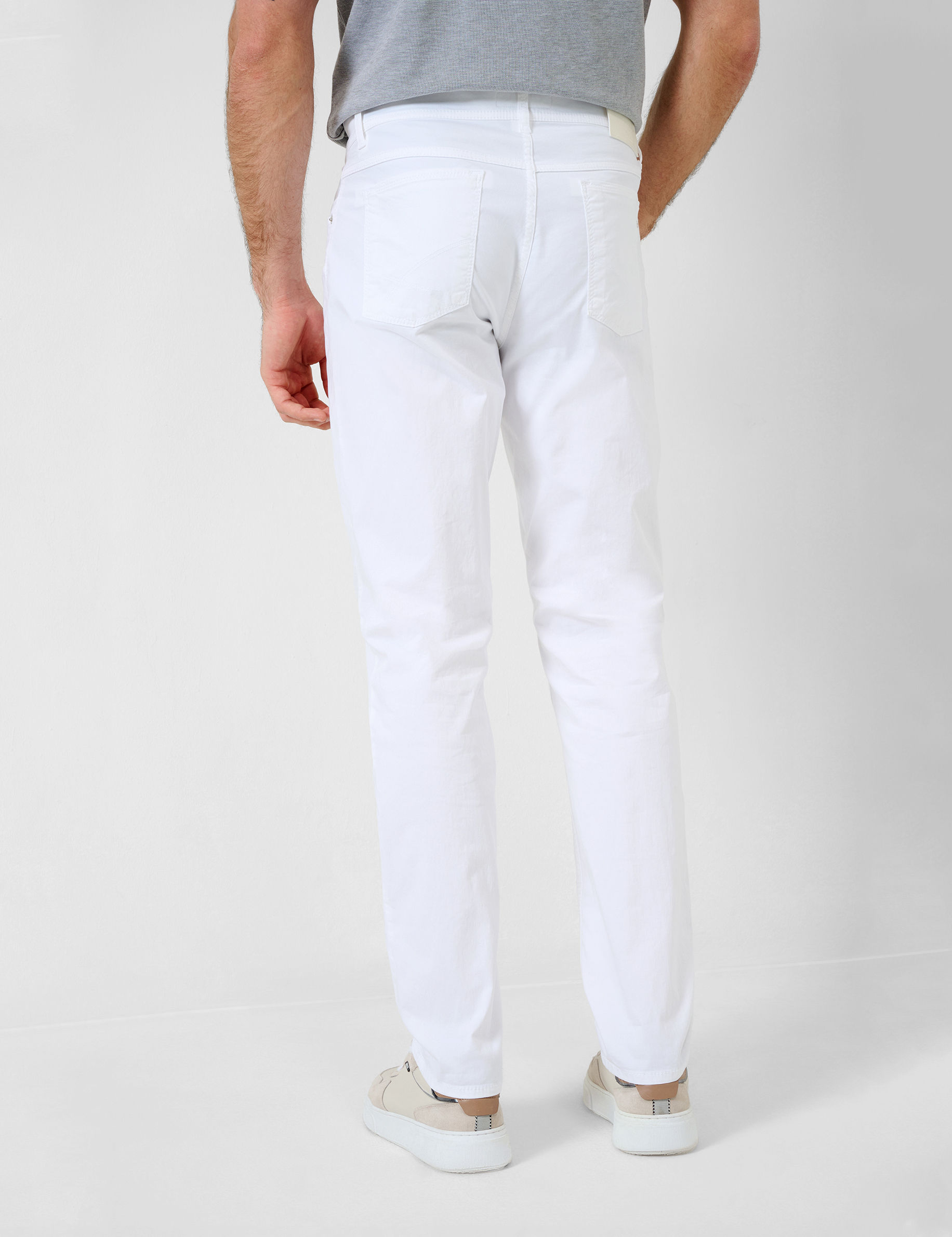 Men Style COOPER WHITE Regular Fit Model back