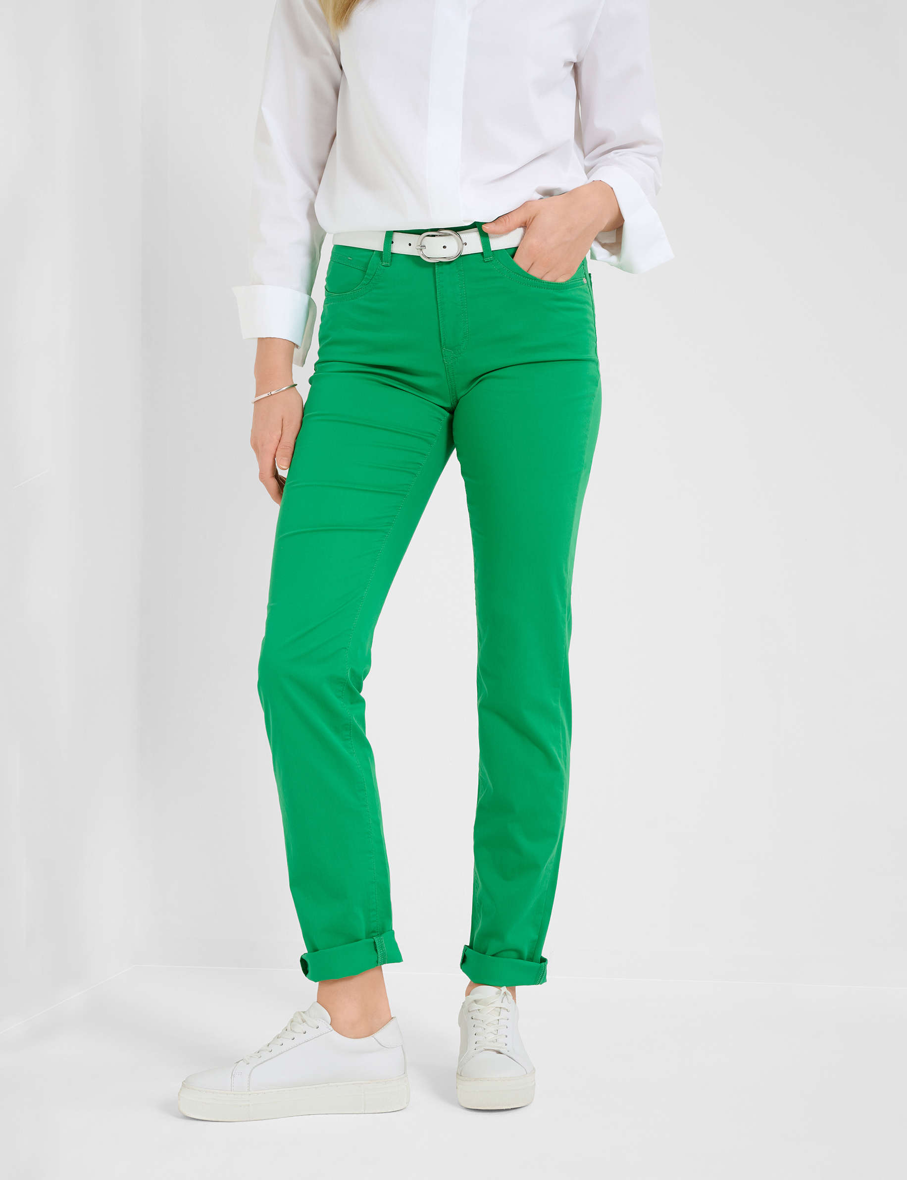Women Style CAROLA APPLE GREEN Feminine Fit Model Front