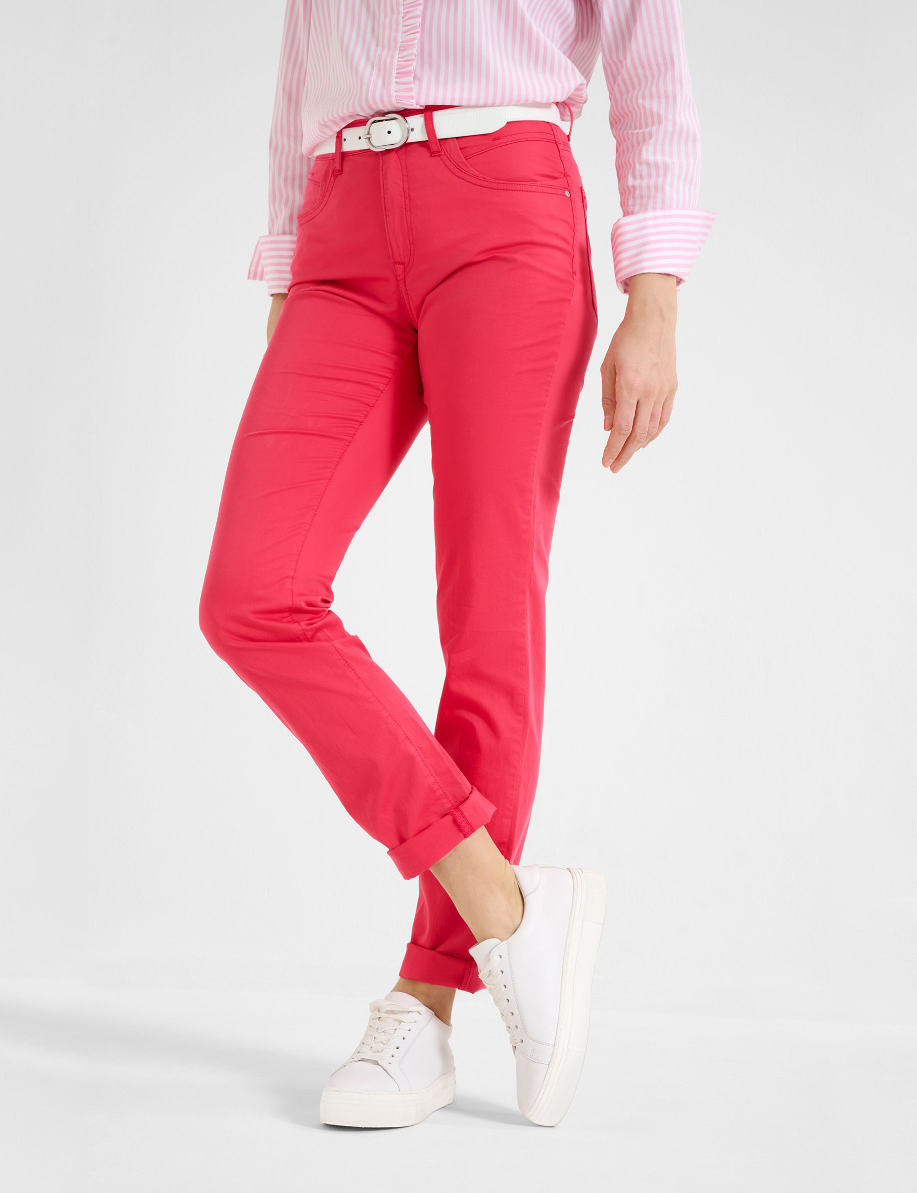 Women Style MARY MAGENTA Regular Fit Model Front