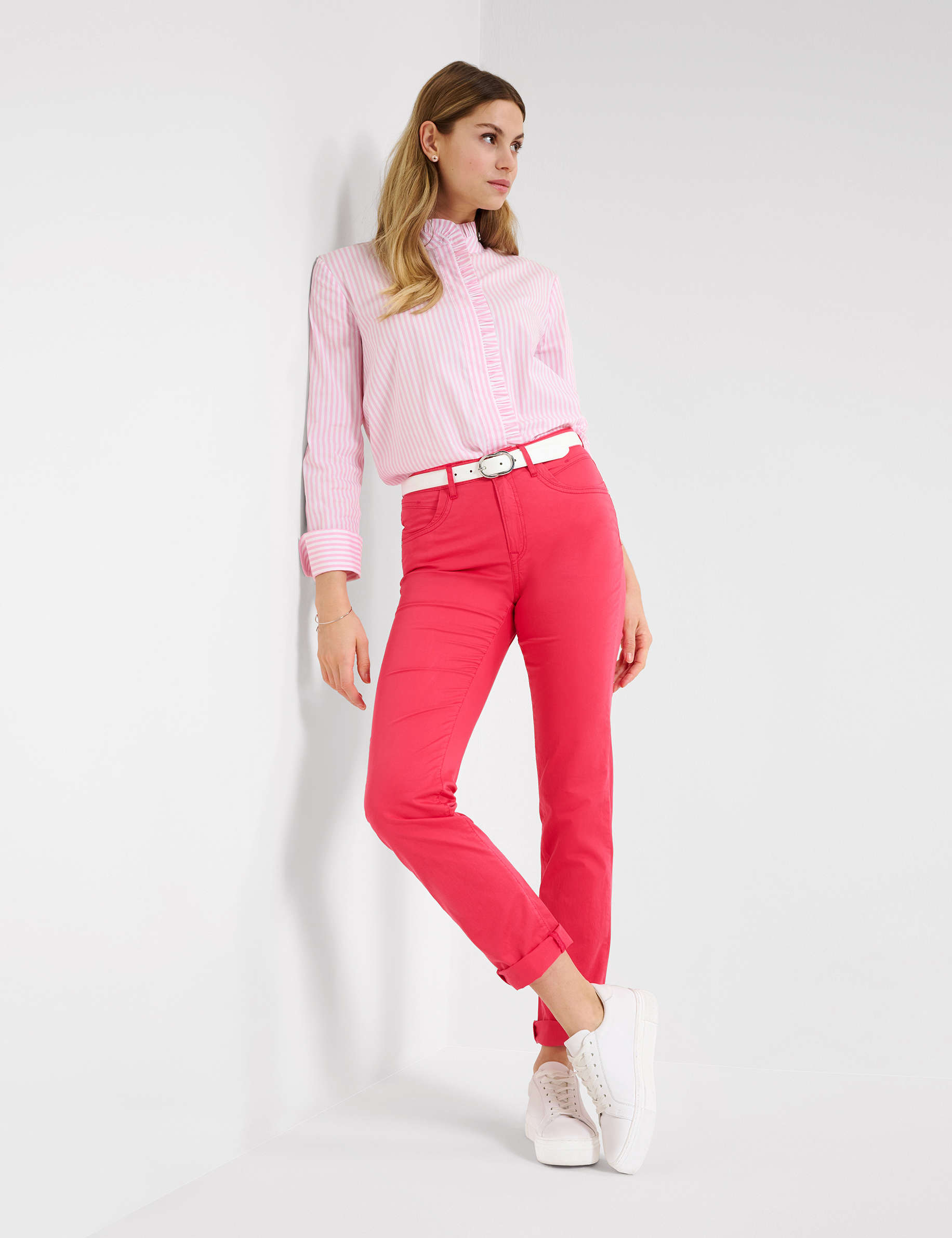 Women Style CAROLA MAGENTA Feminine Fit Model Outfit