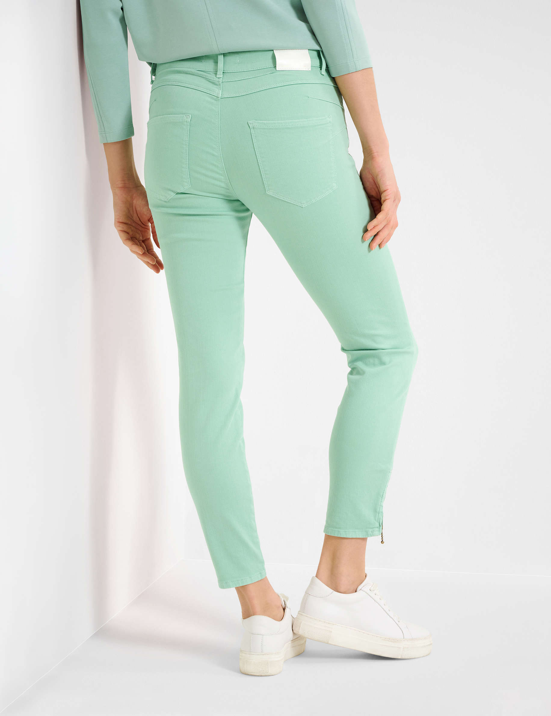 Women Style ANA S MINT Skinny Fit Model back