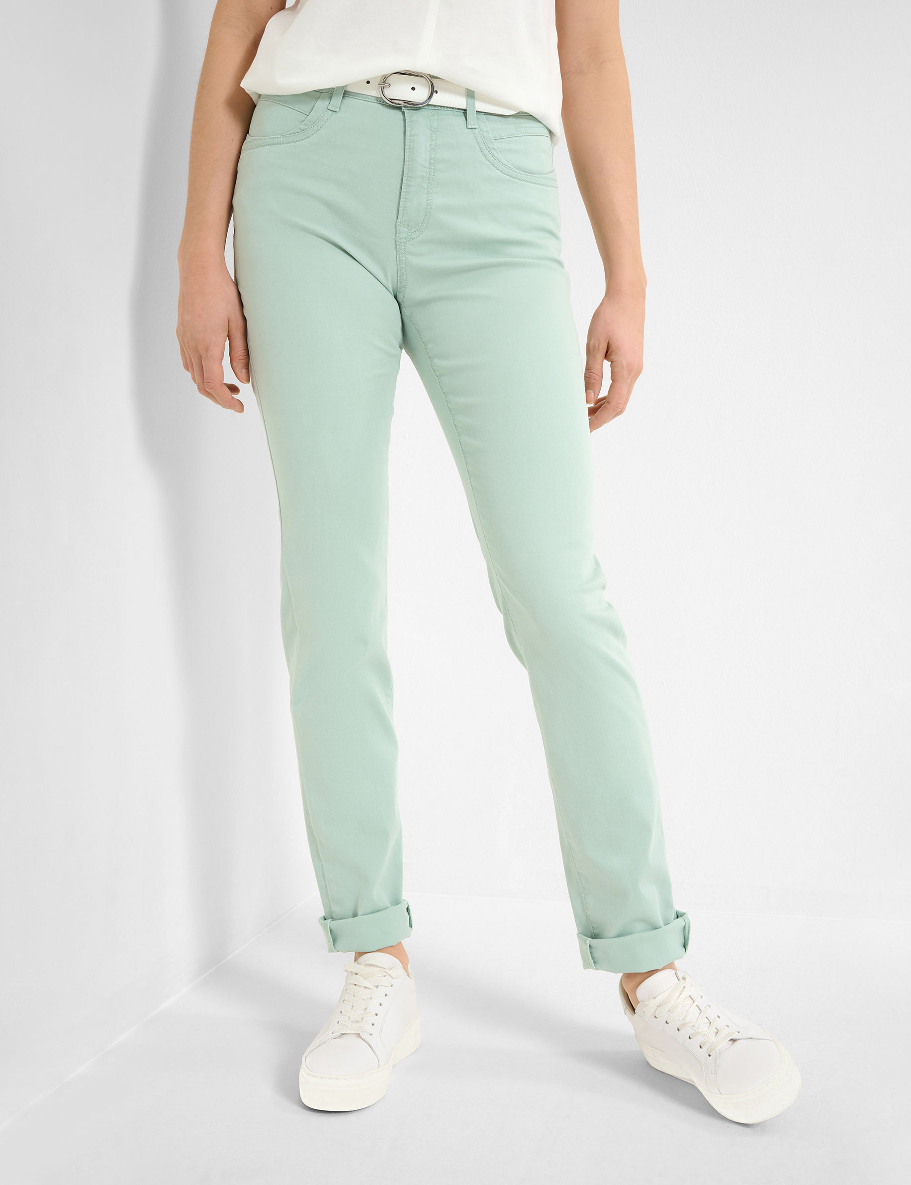 Women Style CAROLA MINT Feminine Fit Model Front