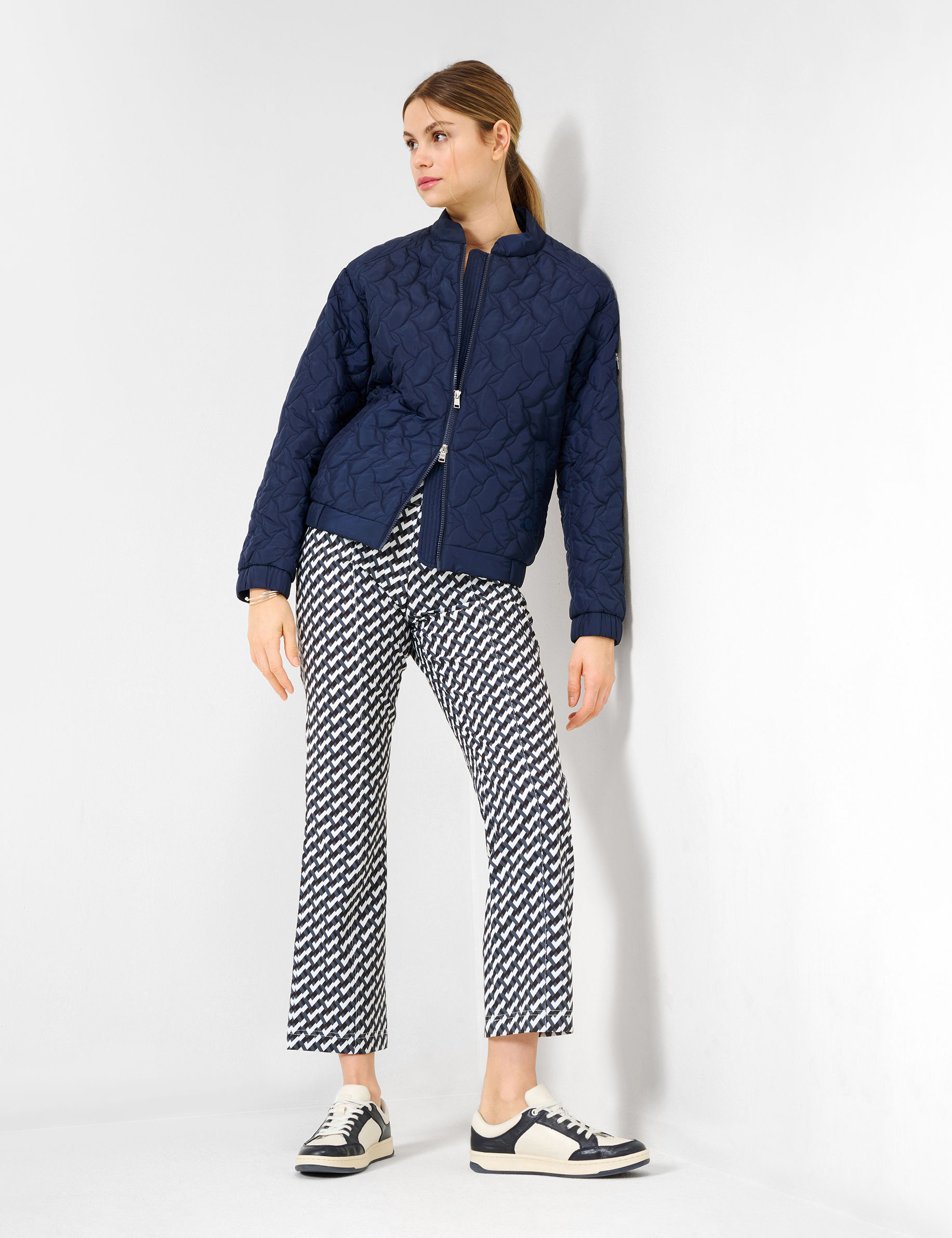 Women Style ROMA indigo  Model Outfit