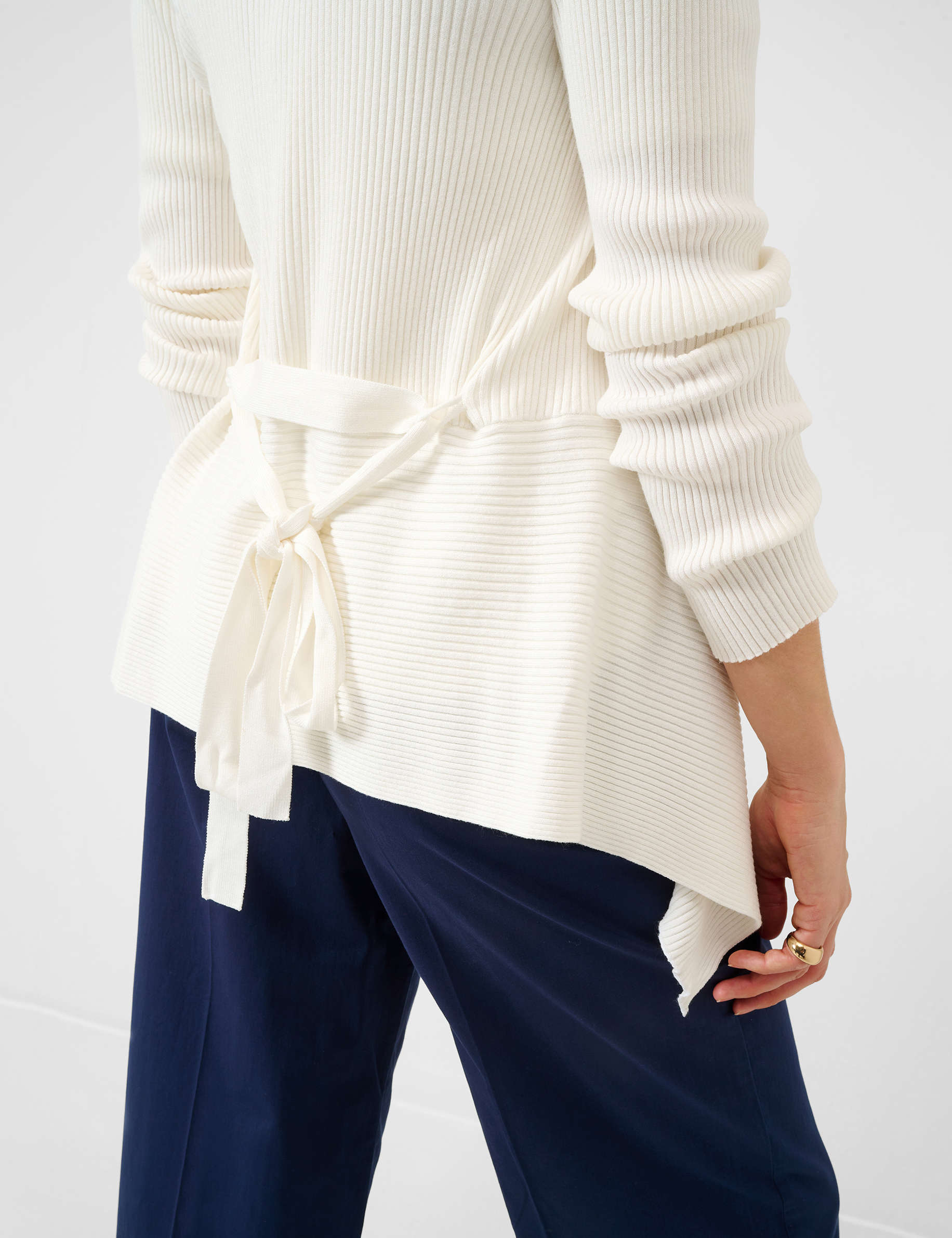 Women Style ALIA offwhite  Detail 2