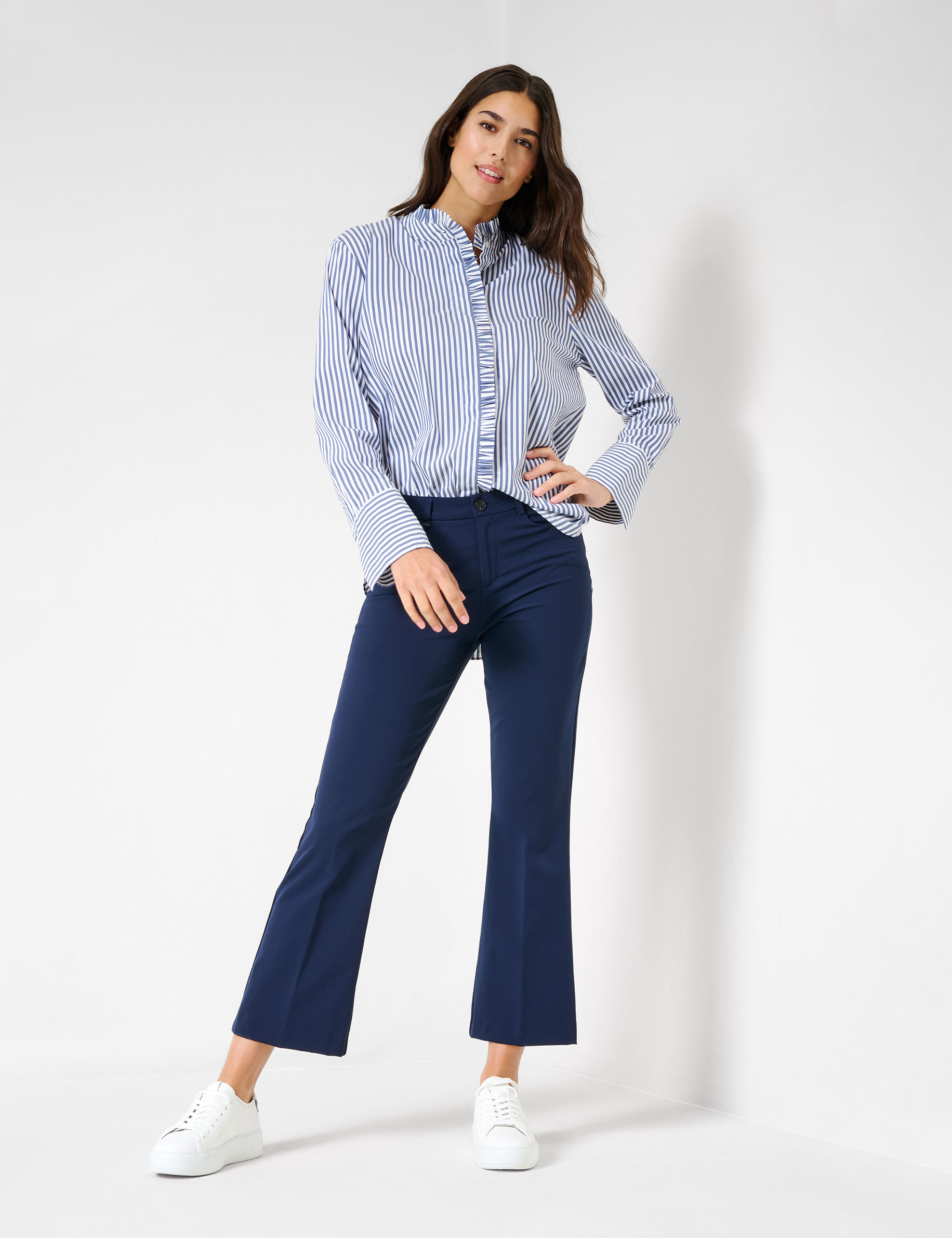 Women Style SHAKIRA S NAVY Slim Fit Model Outfit
