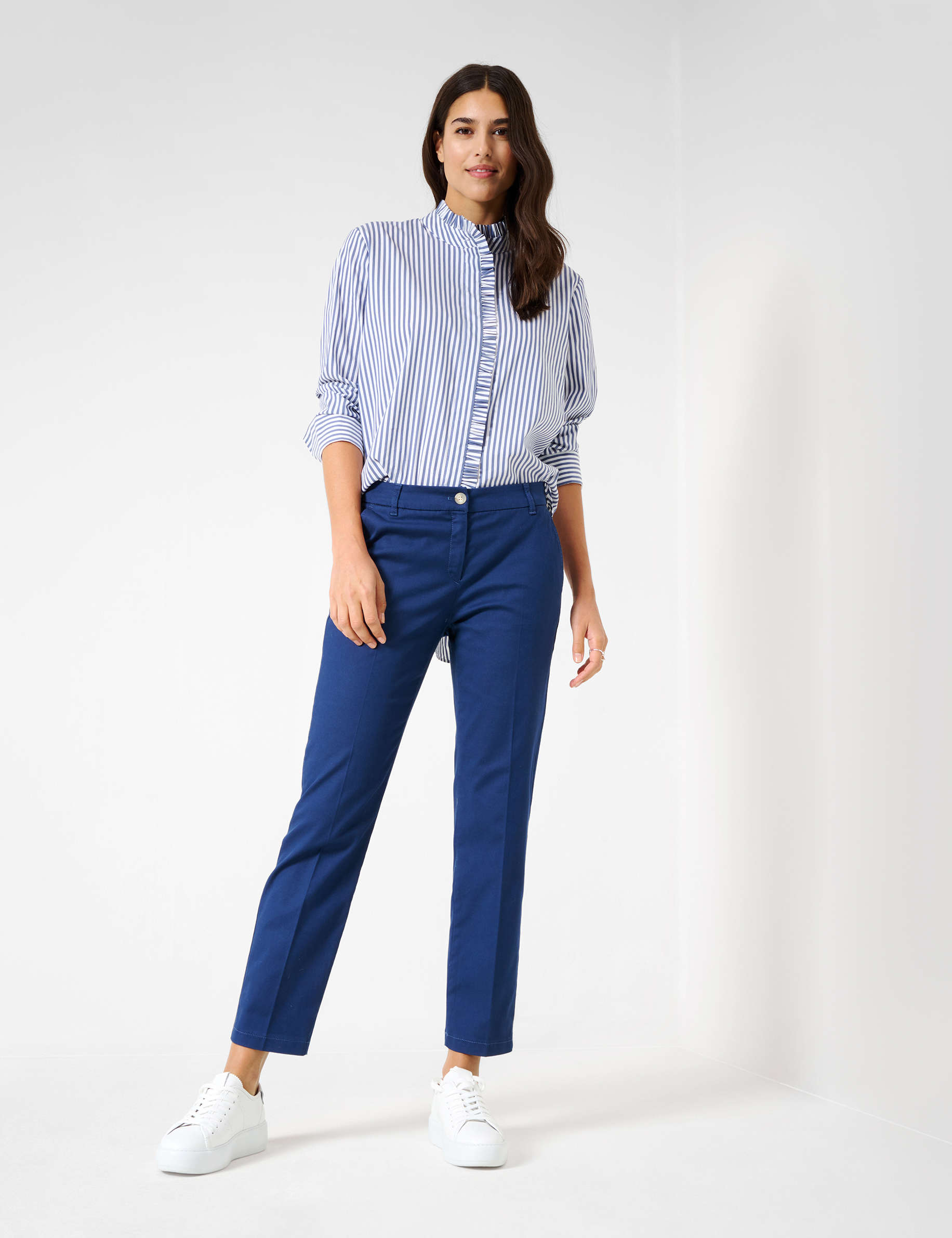 Women Style MARON S NAVY Regular Fit Model Outfit