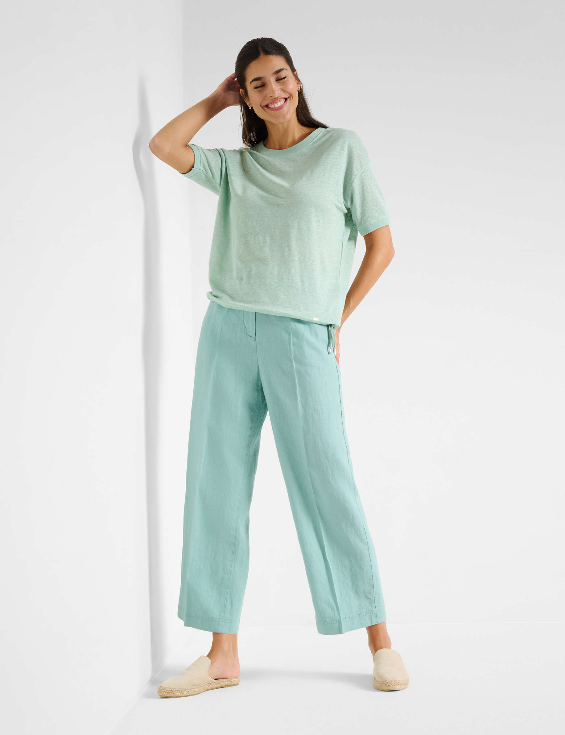 Women Style CANDICE mint  Model Outfit