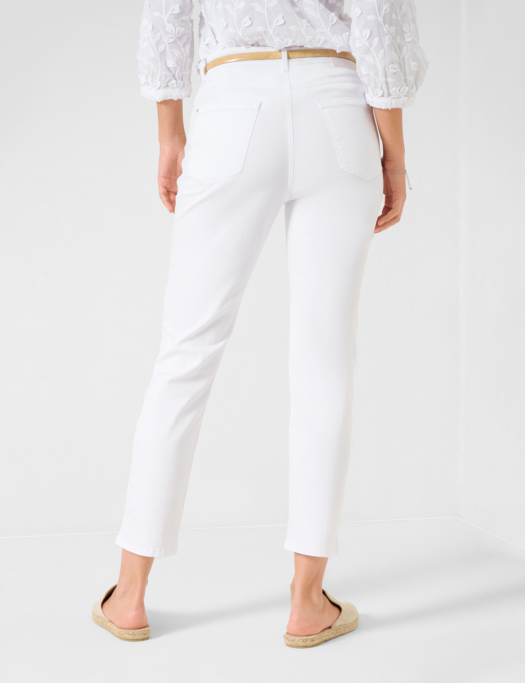 Women Style MARY S WHITE Regular Fit Model back