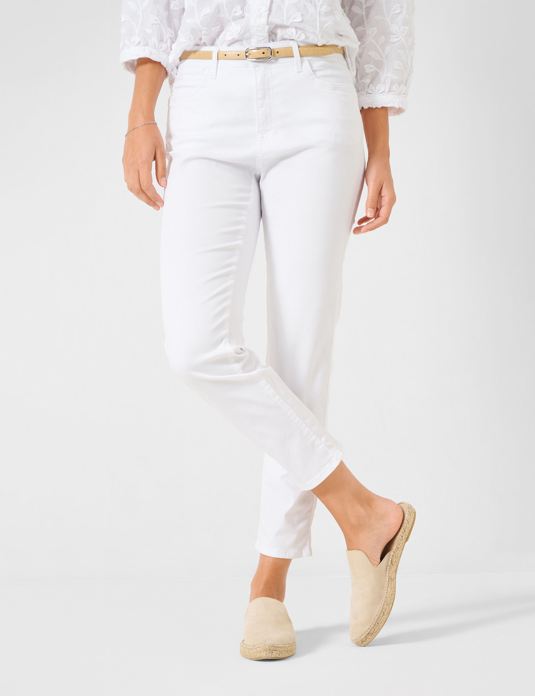 Women Style MARY S WHITE Regular Fit Model Front