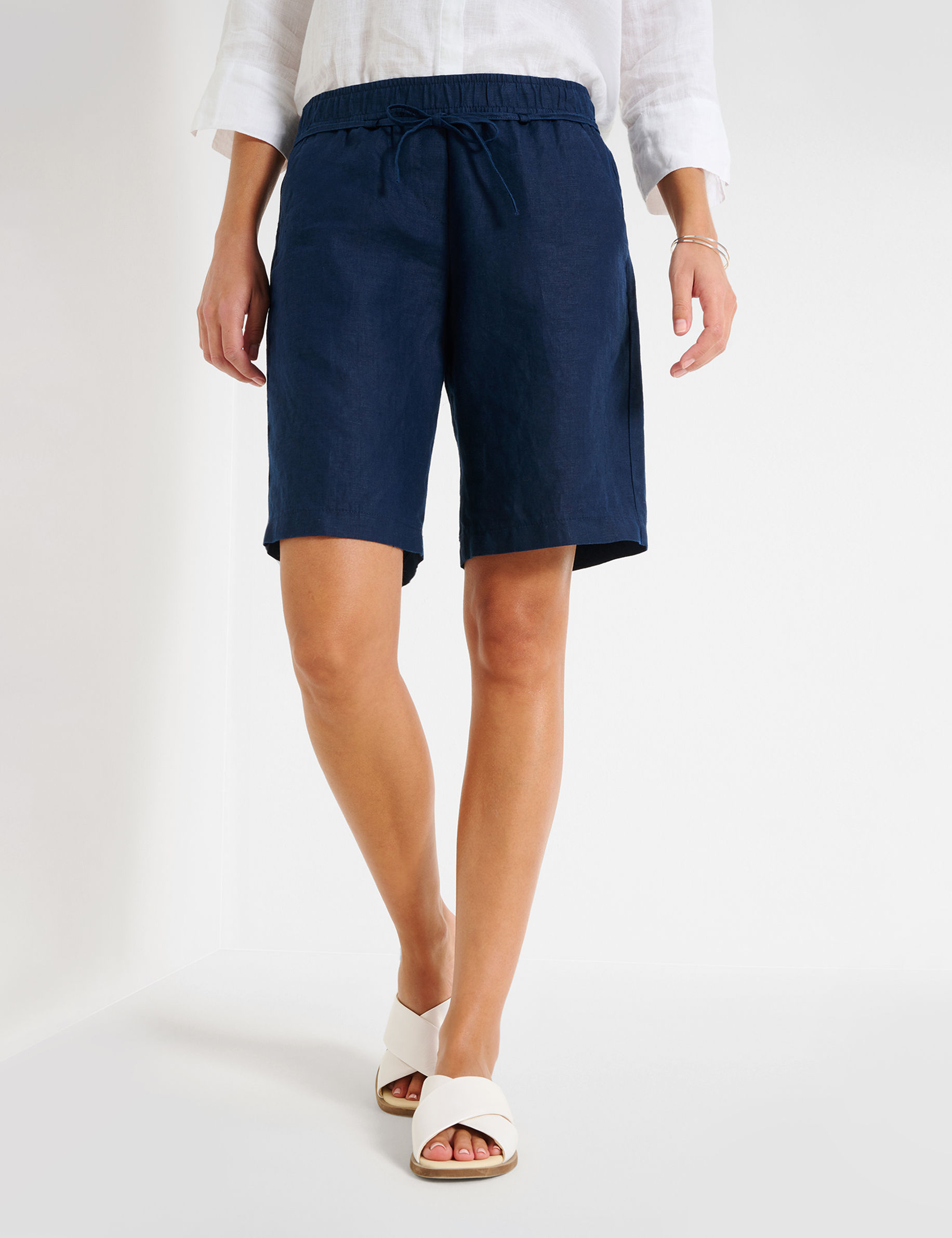 Women Style MEL B NAVY Relaxed Fit Model Front