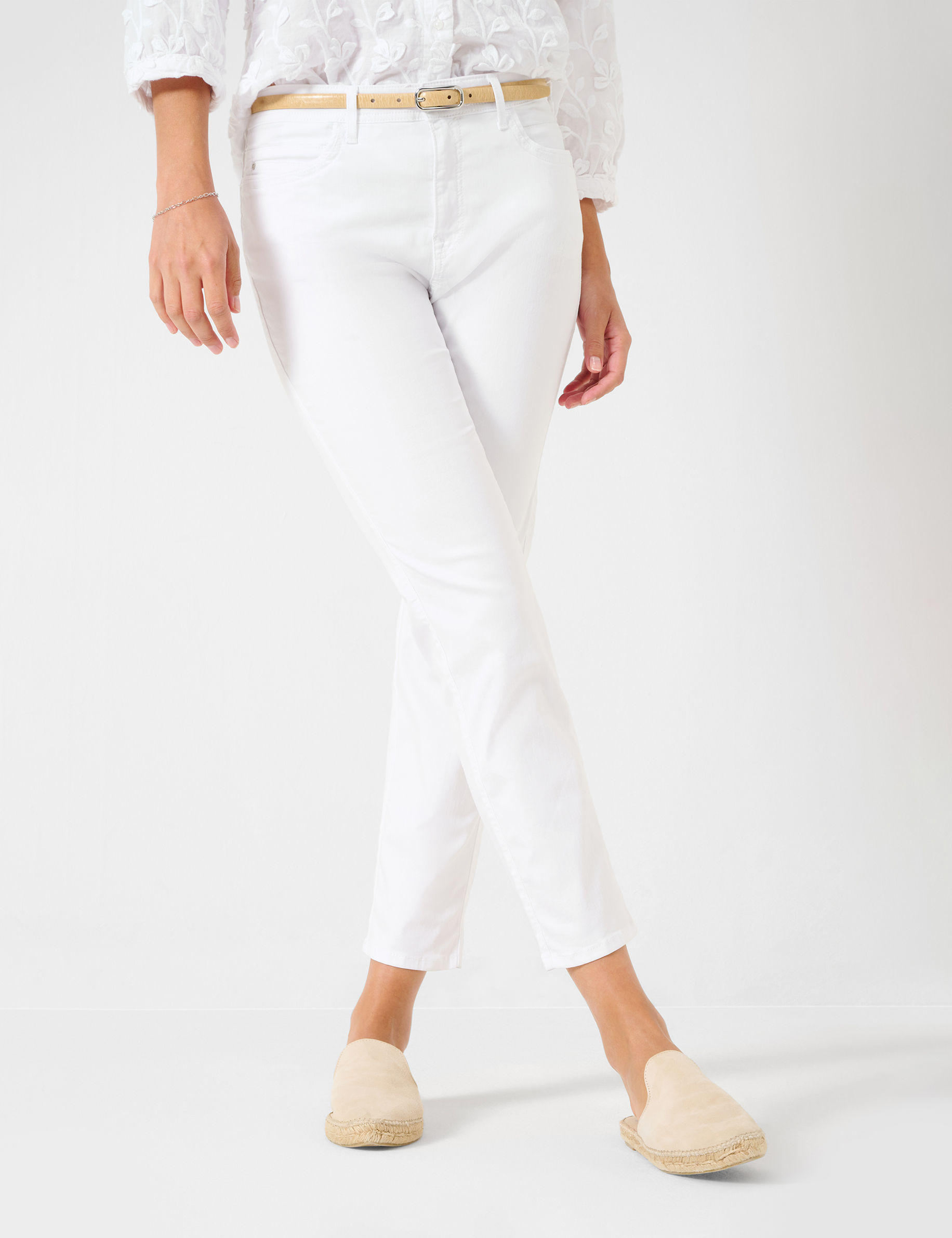 Women Style CAROLA S WHITE Feminine Fit Model Front