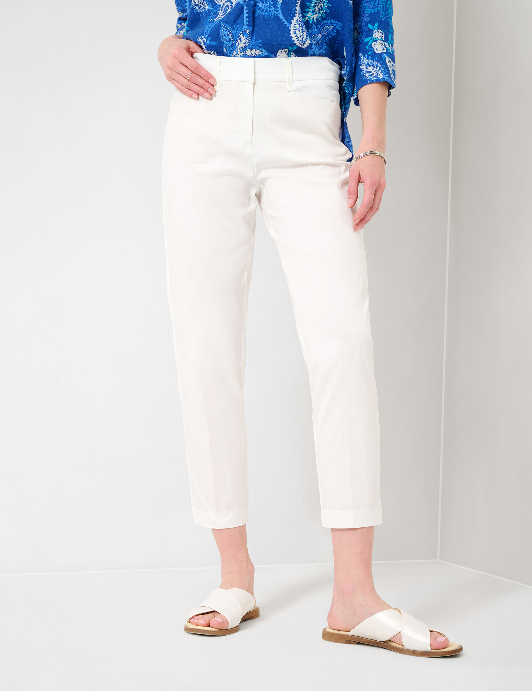 Shades of White, Women, REGULAR, Style MARA S, MODEL_FRONT_ISHOP