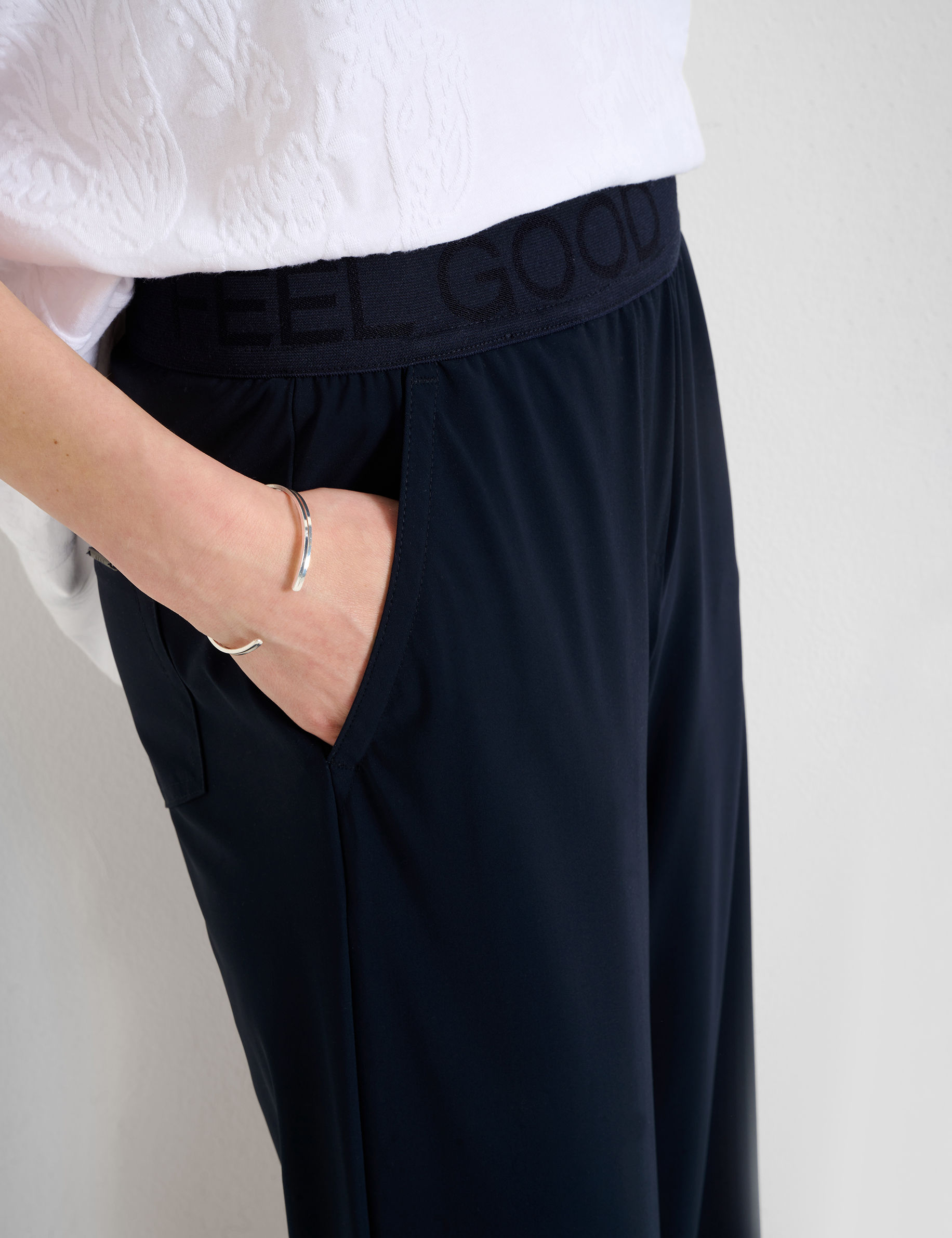 Women Style MAINE NAVY Wide Leg Detail 2