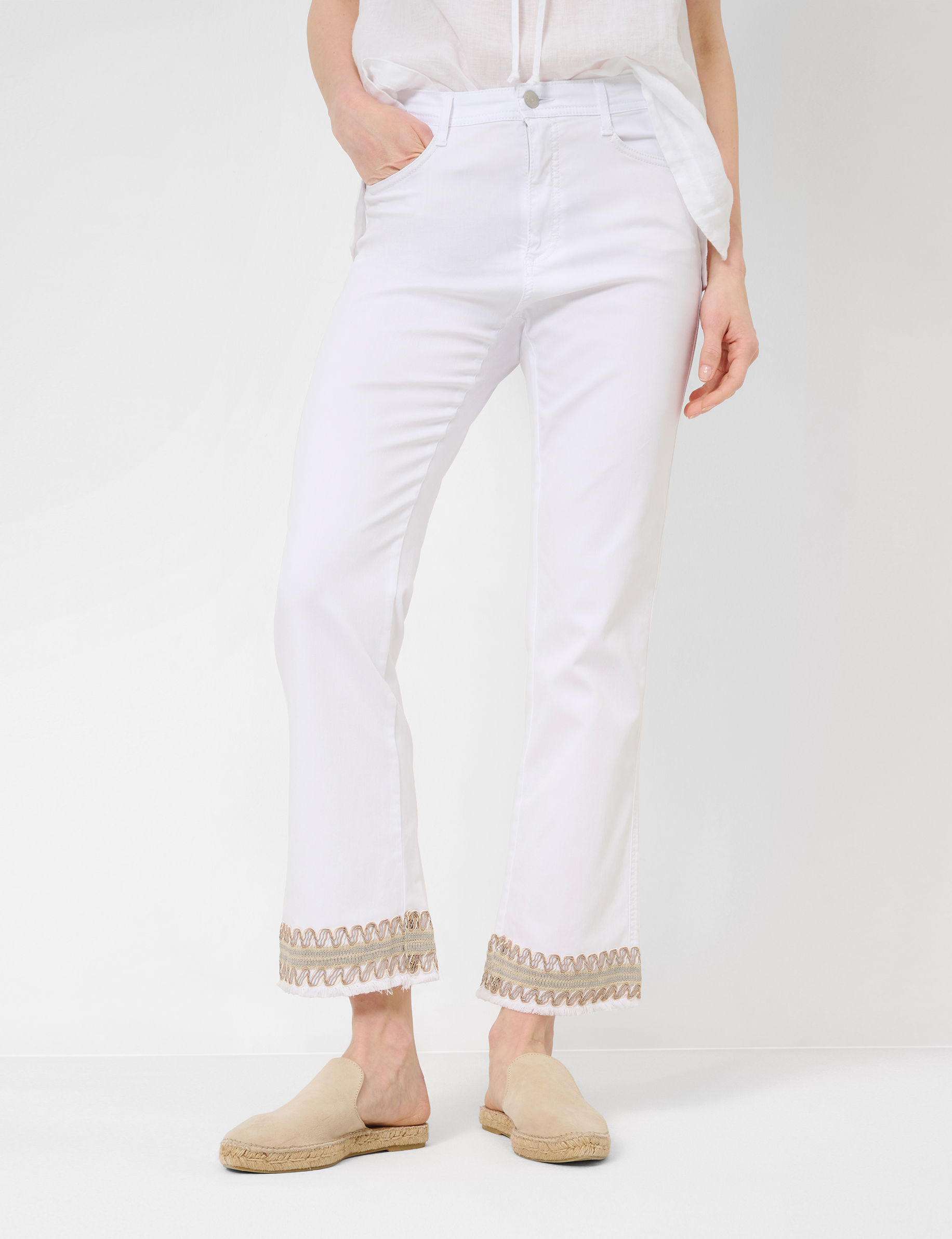 Shades of White, Women, REGULAR BOOTCUT, Style MARY S, MODEL_FRONT_ISHOP