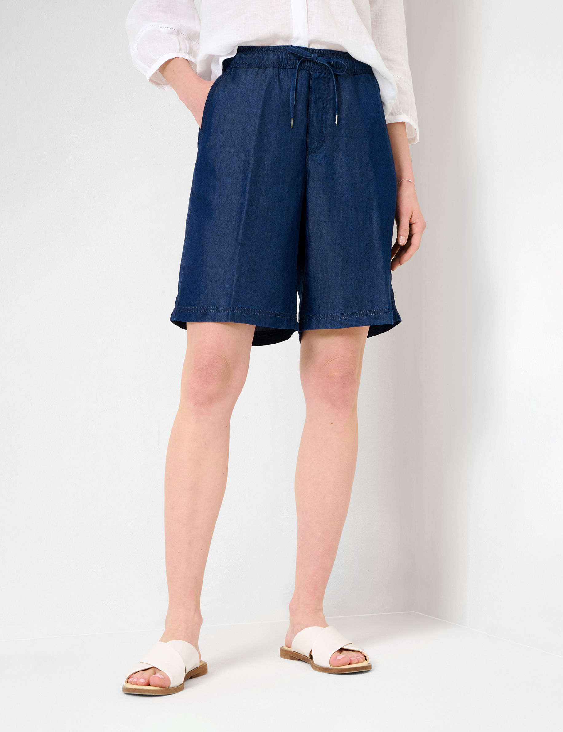 Women Style MAINE B CLEAN DARK BLUE Wide Leg Model Front