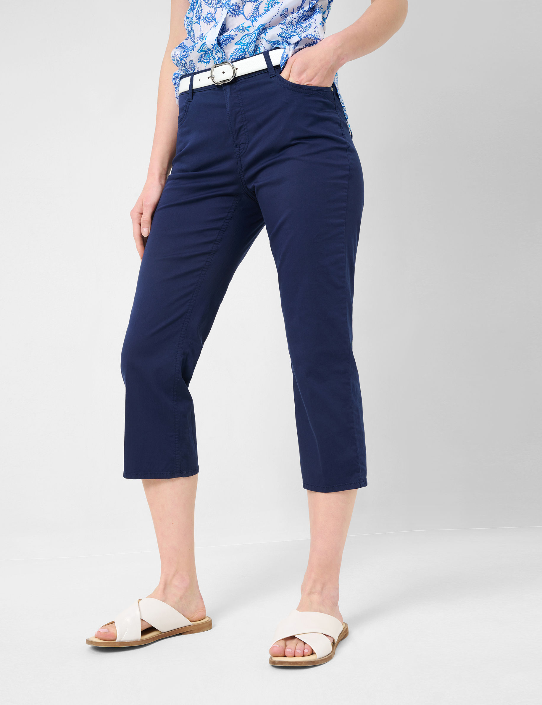 Women Style MARY C NAVY Regular Fit Model Front