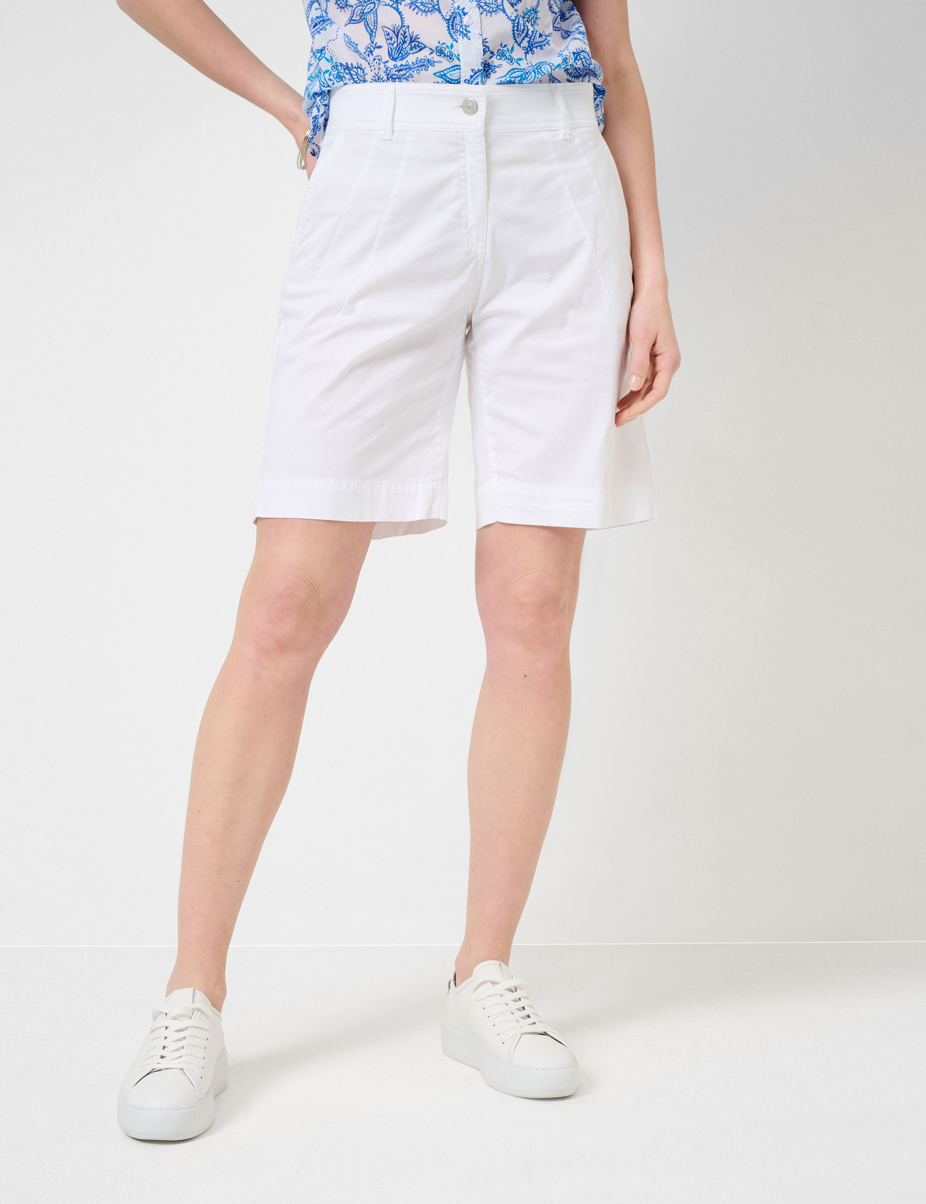 Women Style MAINE B WHITE Wide Leg Model Front
