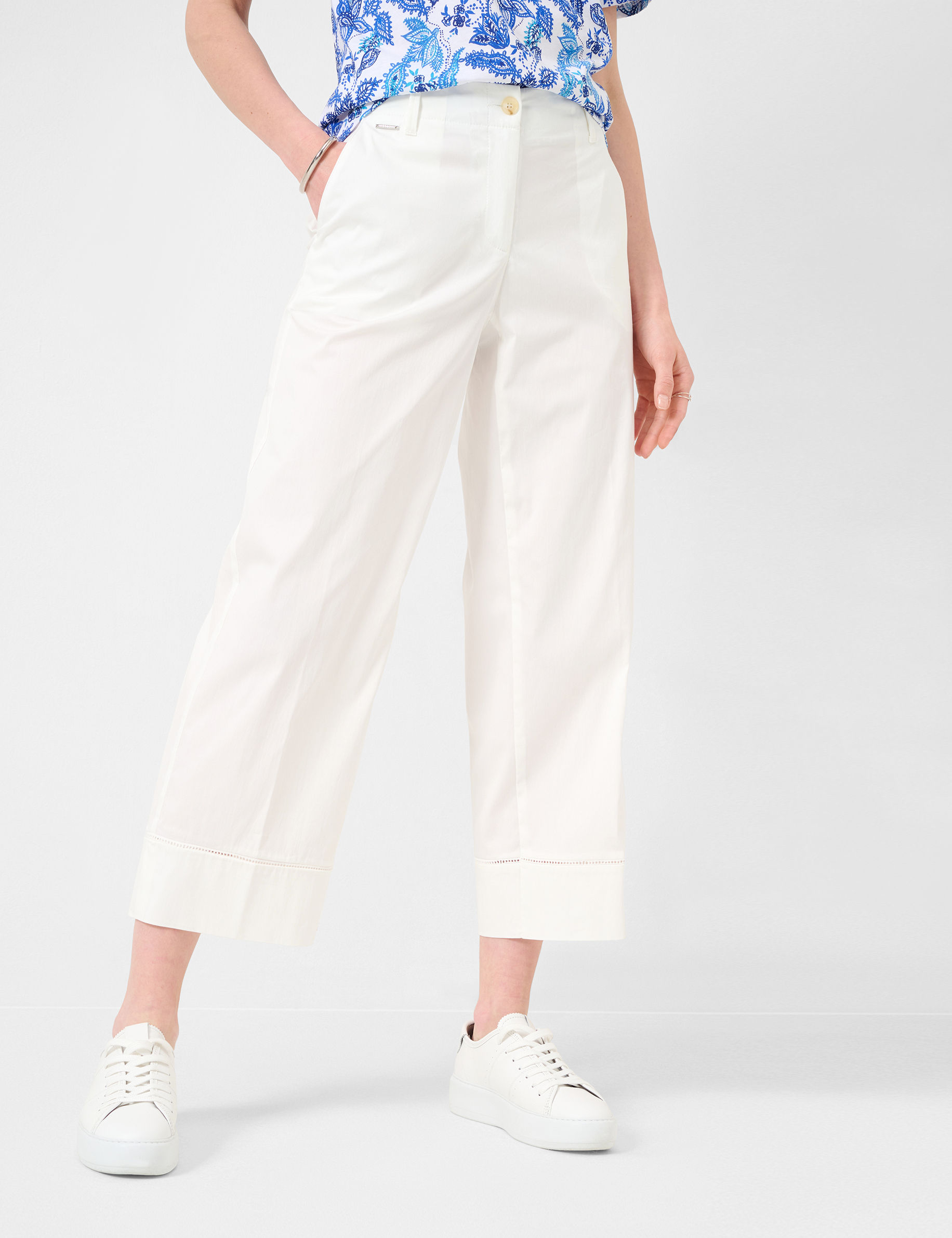 Women Style MAINE S WHITE Wide Leg Model Front