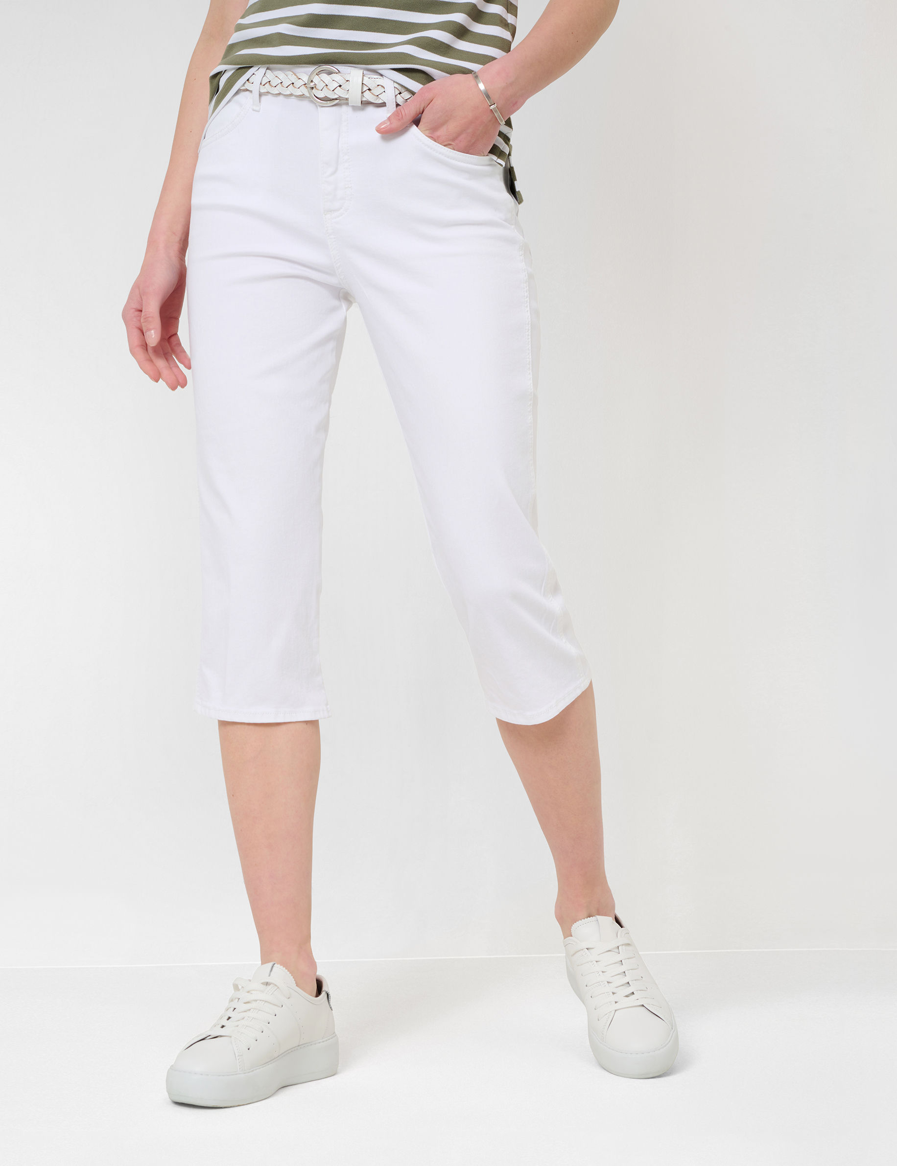 Women Style SHAKIRA C WHITE Slim Fit Model Front